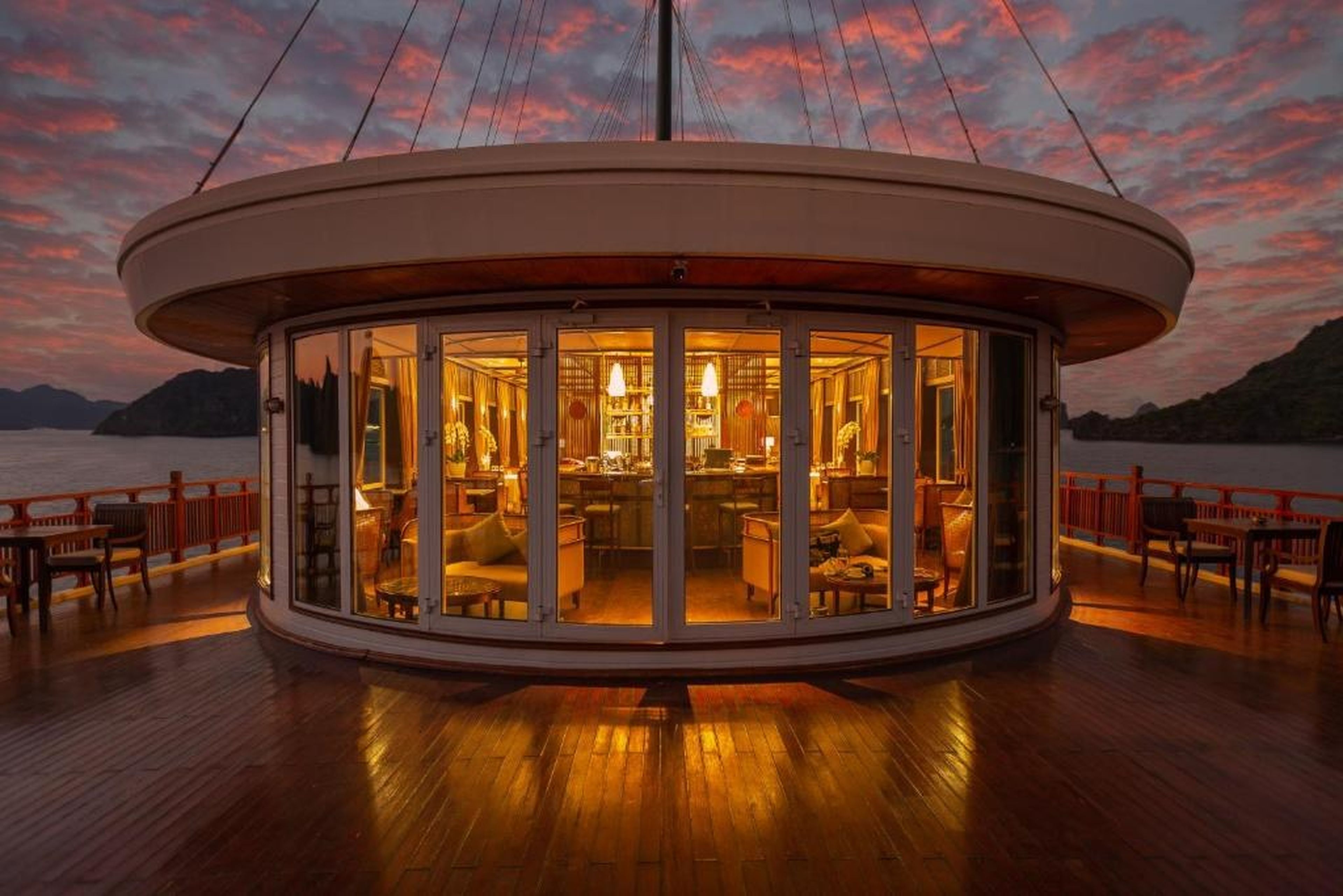 Heritage Line Ylang Cruise - Halong Bay & Lan Ha Bay - Hình 24