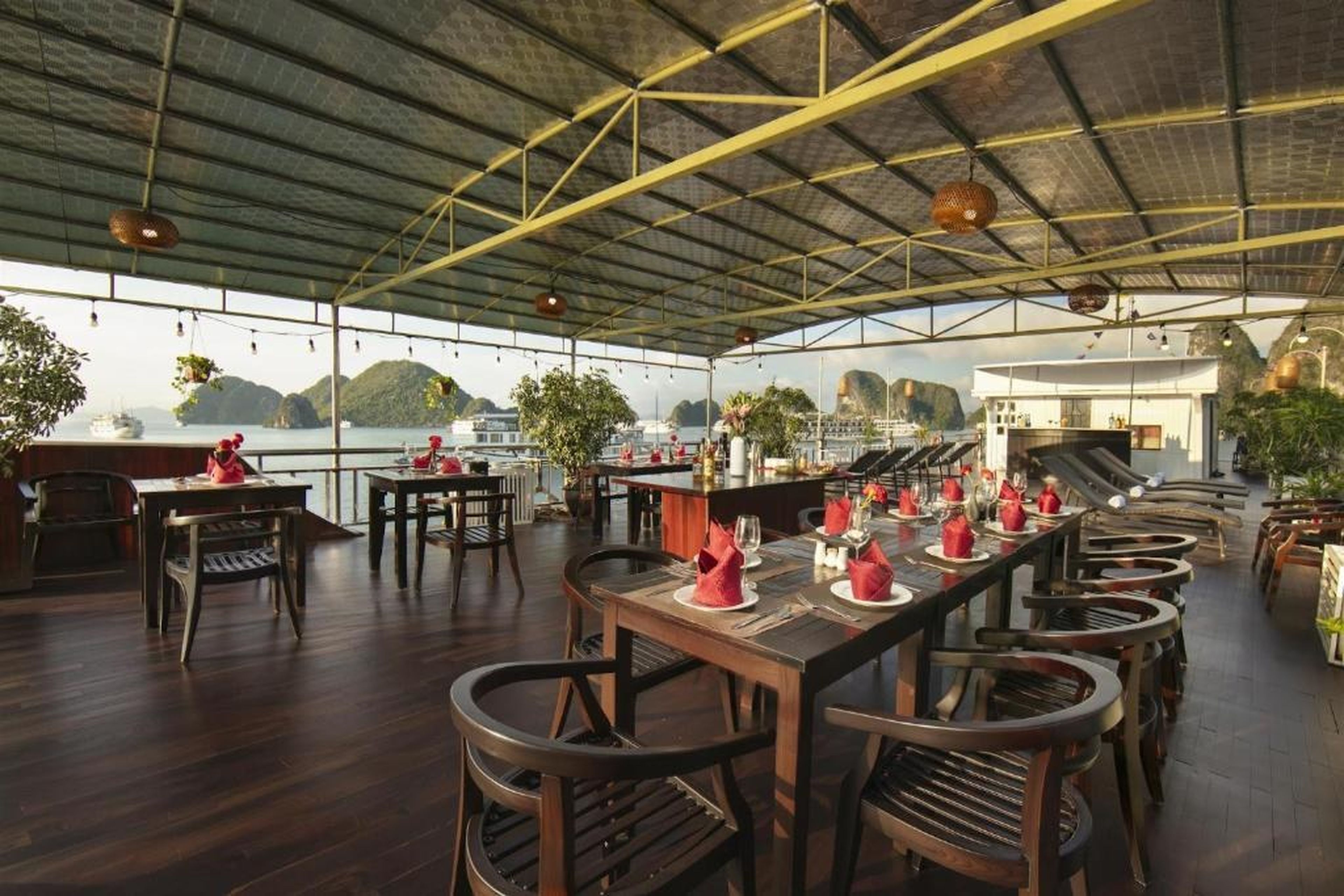 Ruby Premium Cruise - Hình 7