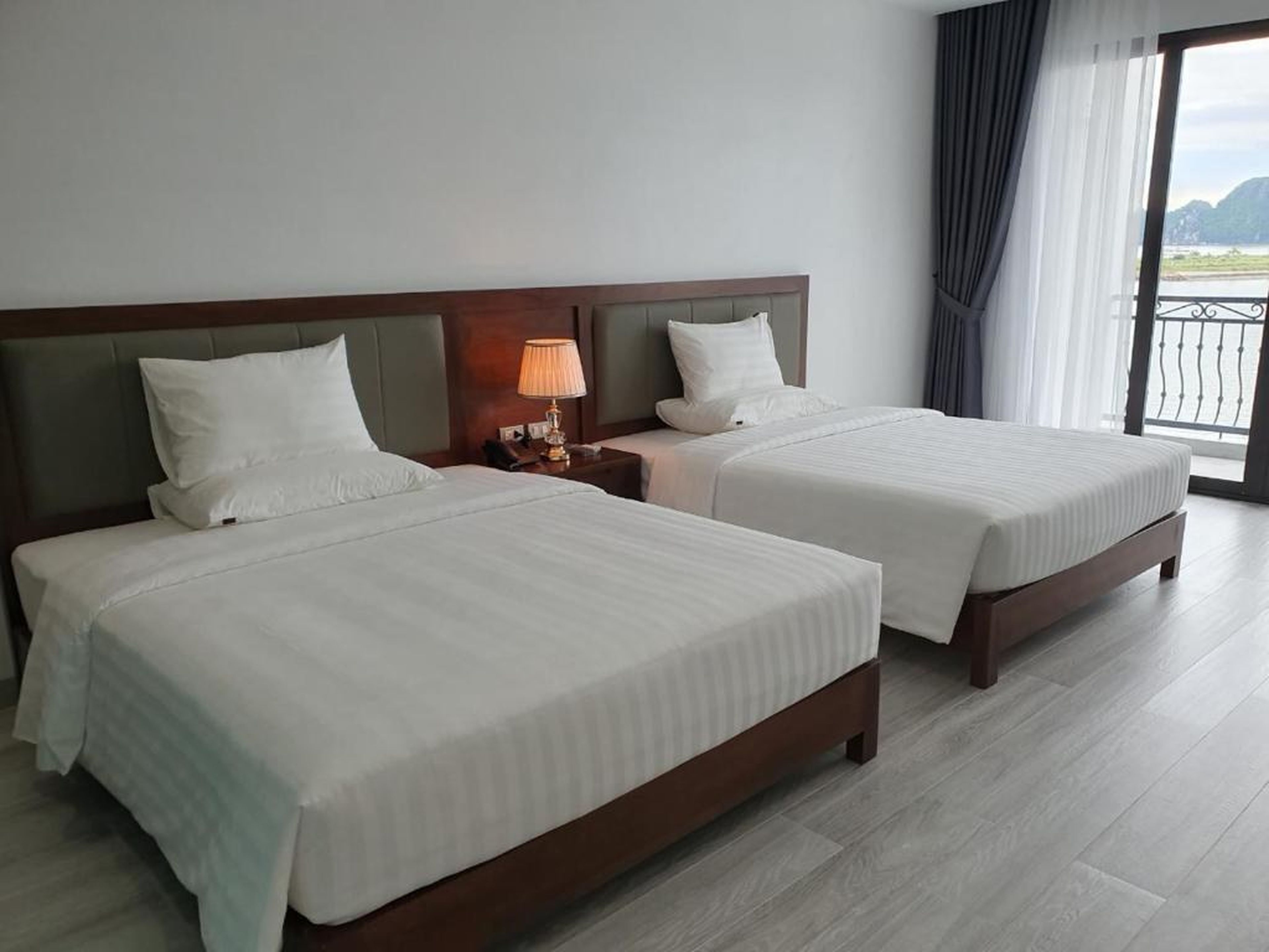 Ha Long Bay TC Hotel - Hình 22