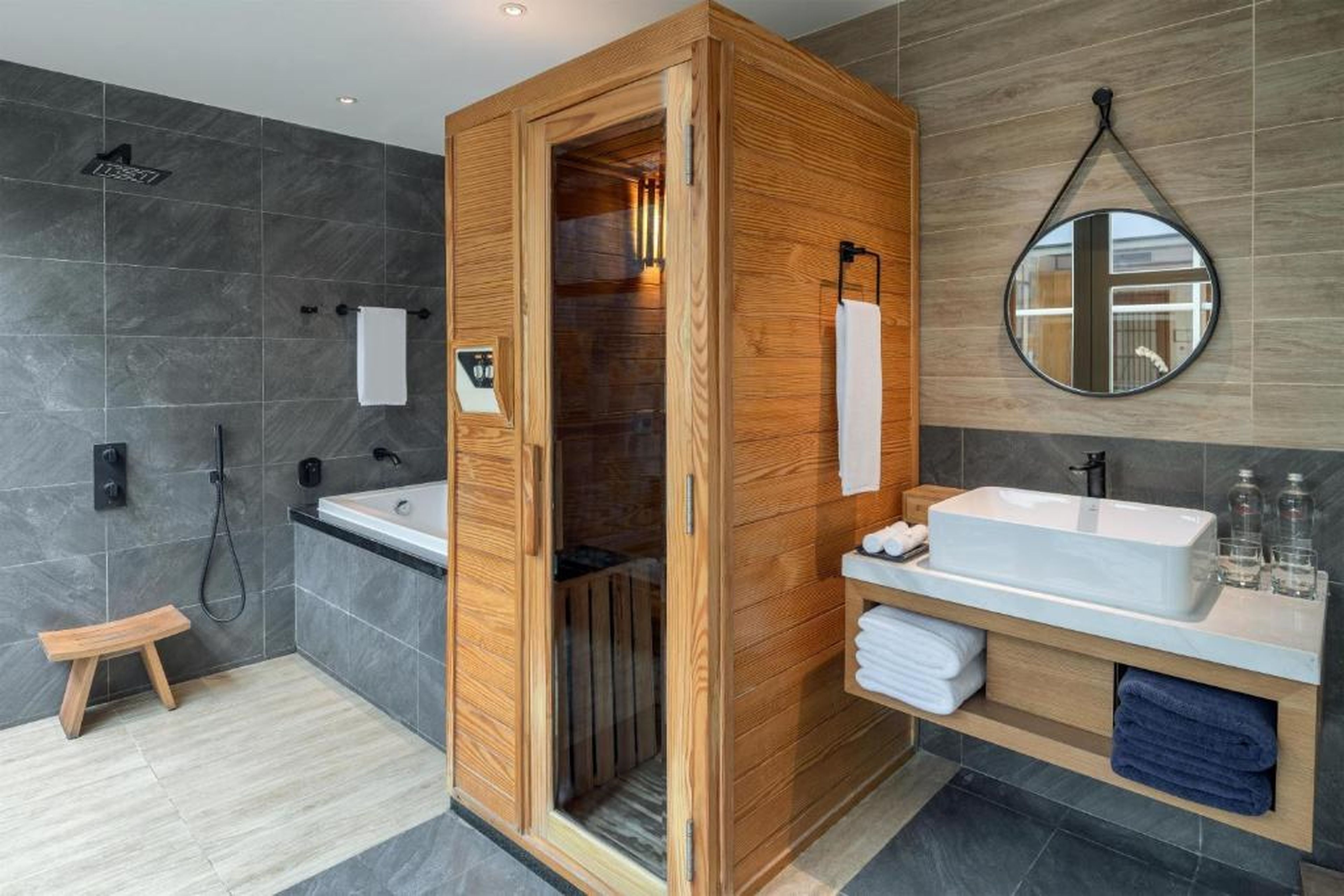 Hilton Quang Hanh Onsen Resort - Hình 42