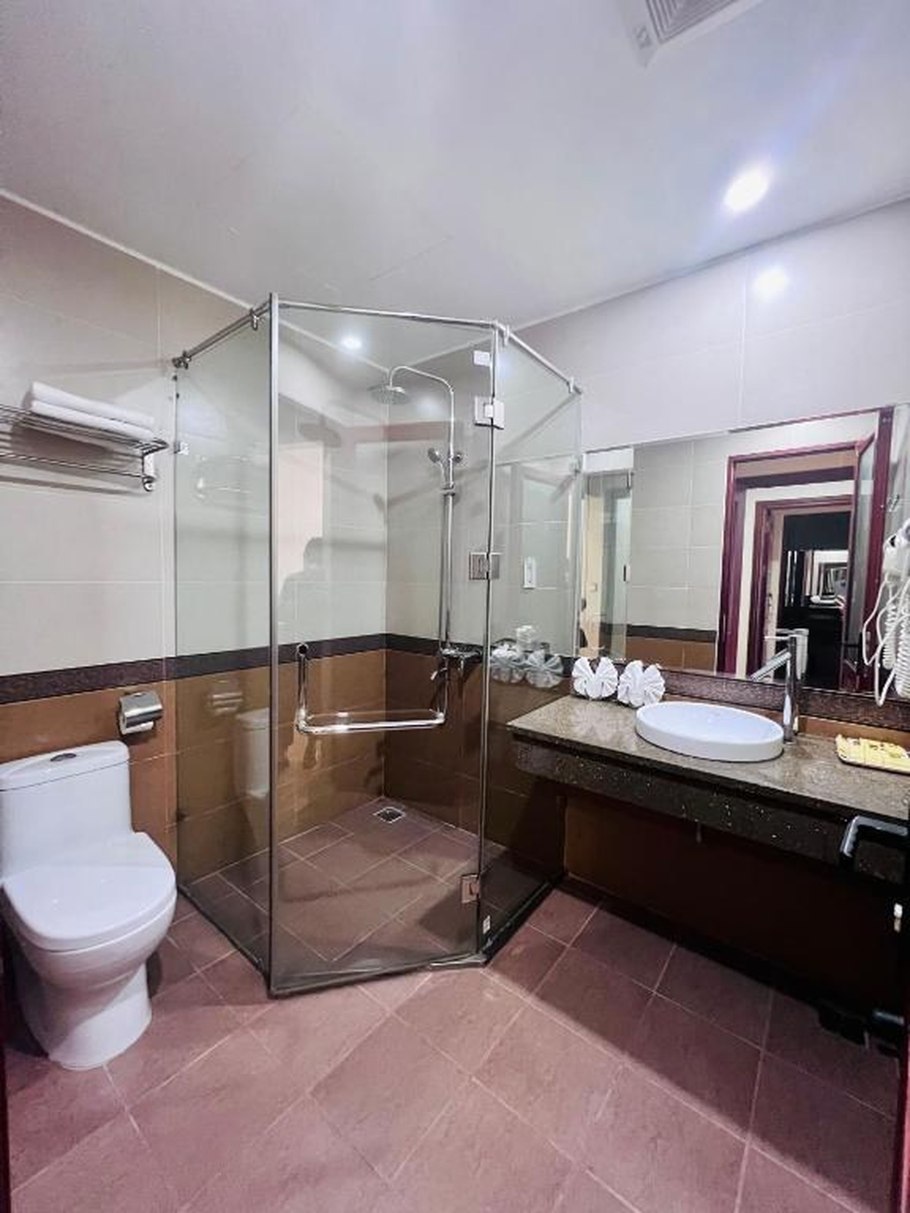 Tuan Chau Havana Hotel - Hình 1