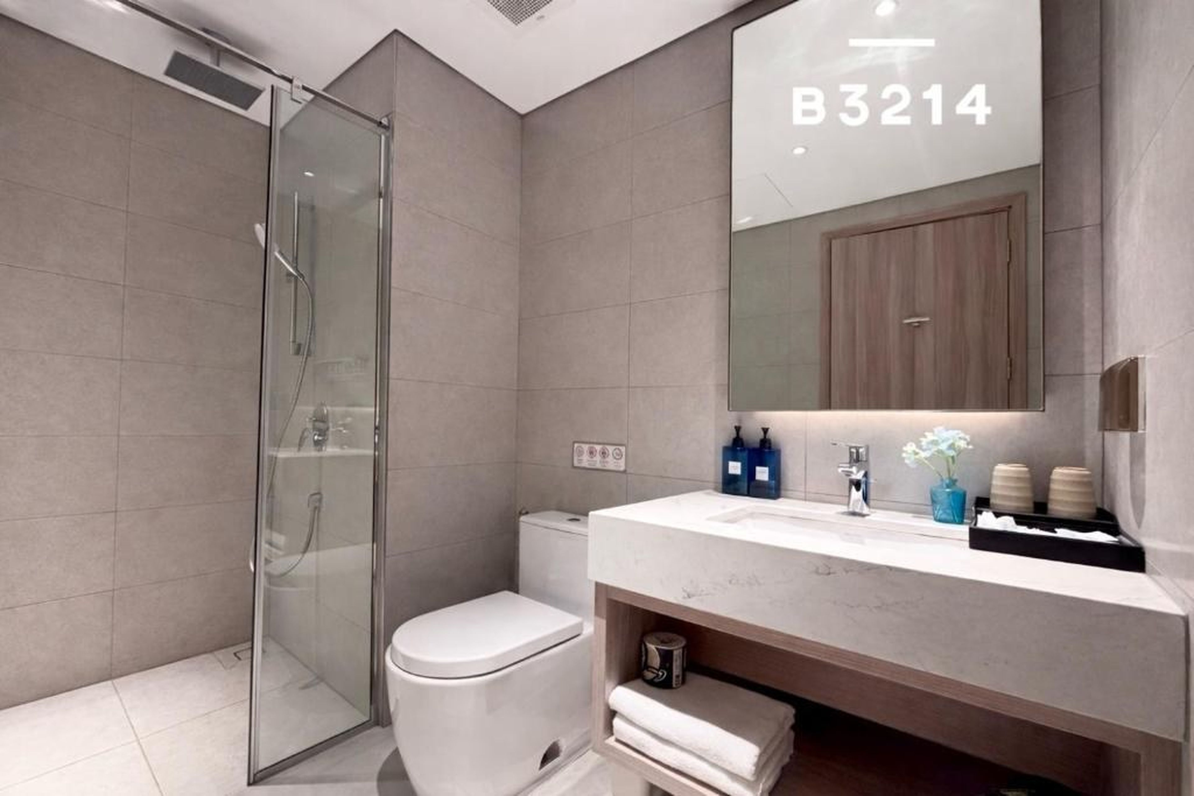 A La Carte Ha Long Oceanview Panoramic 2BR2WC 75m2 Suite with balcony - Hình 9