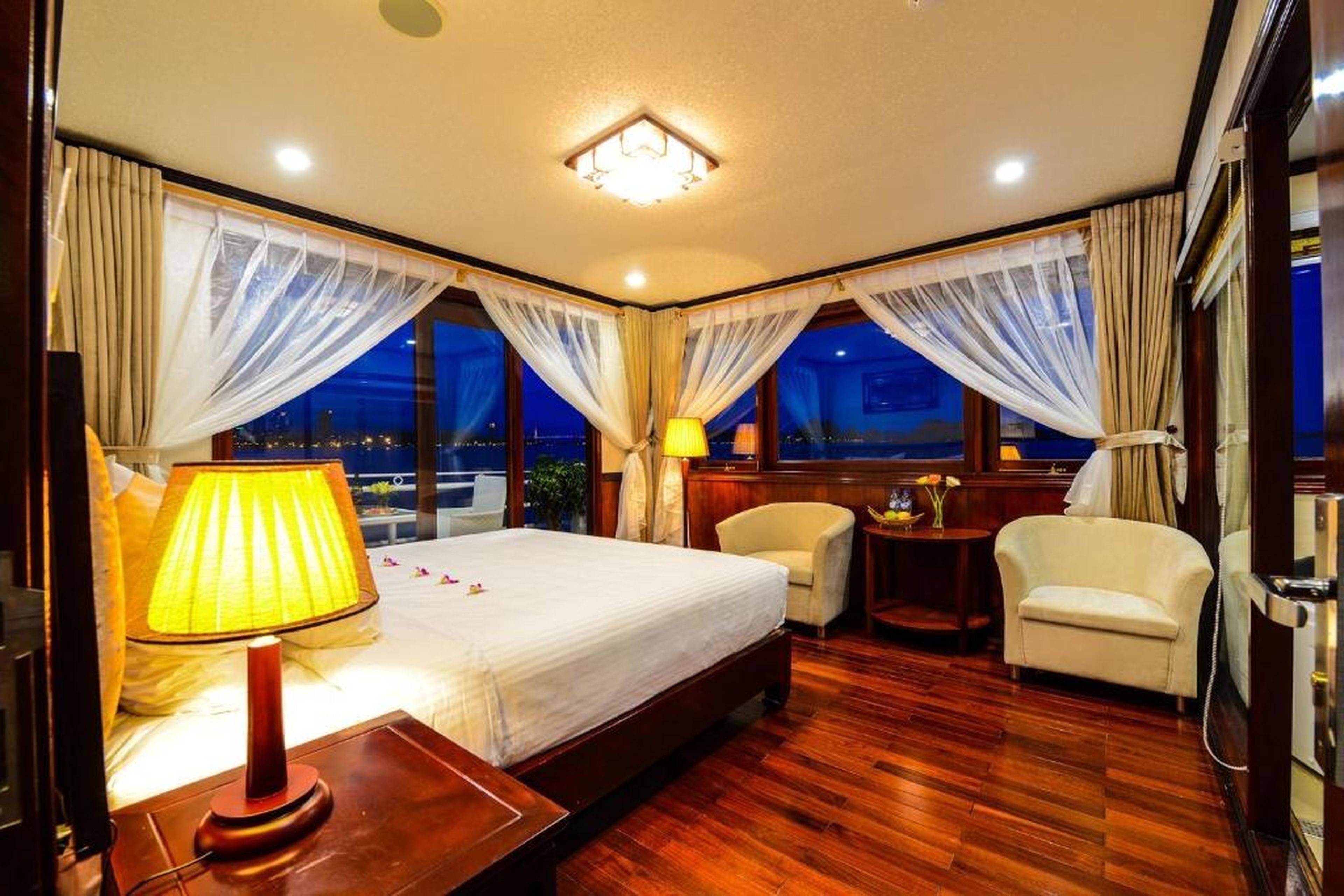 Swan Cruises Halong - Off-the-Beaten-Path Route - Hình 14
