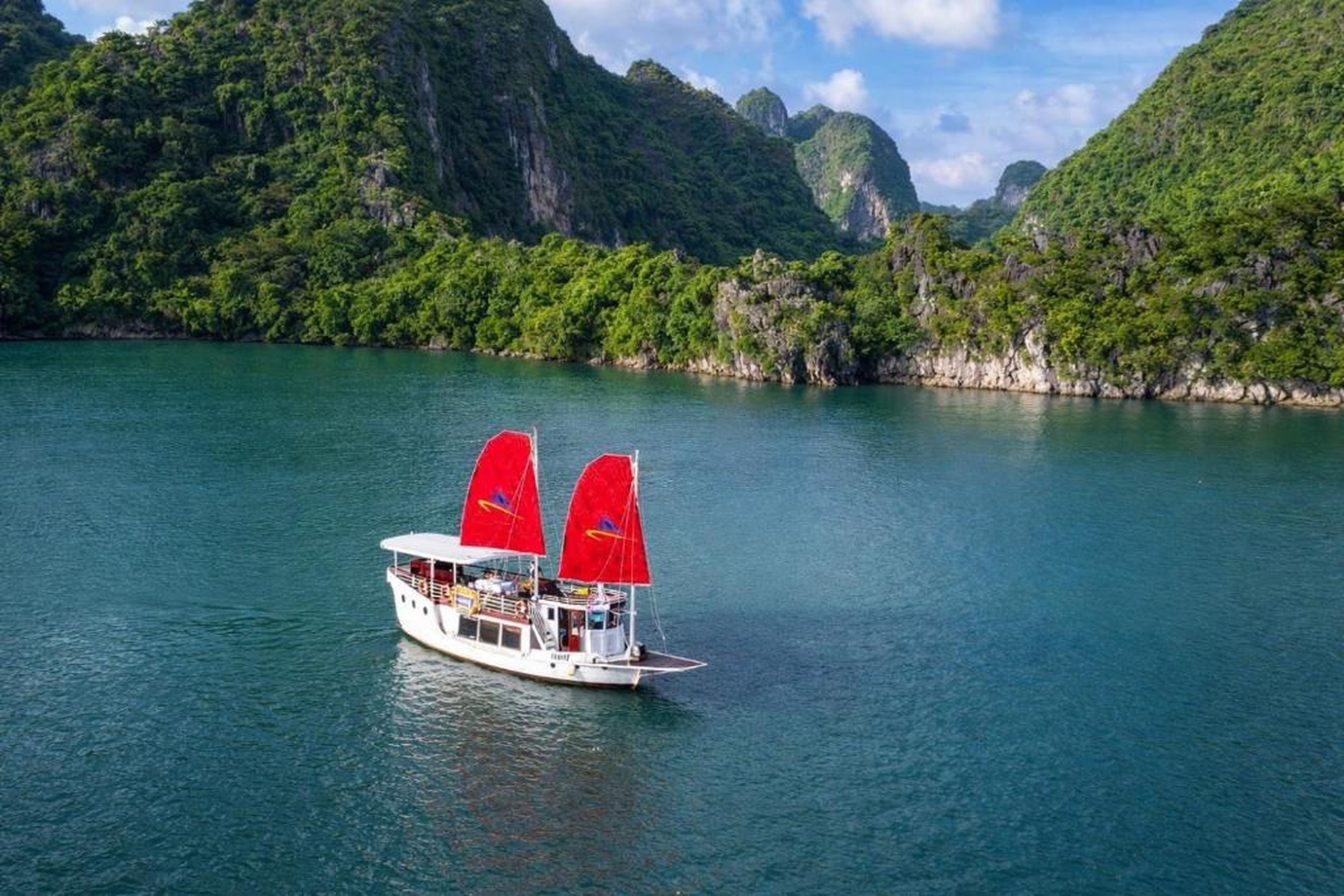 Private Sail Ha Long - Bai Tu Long - Hình 8
