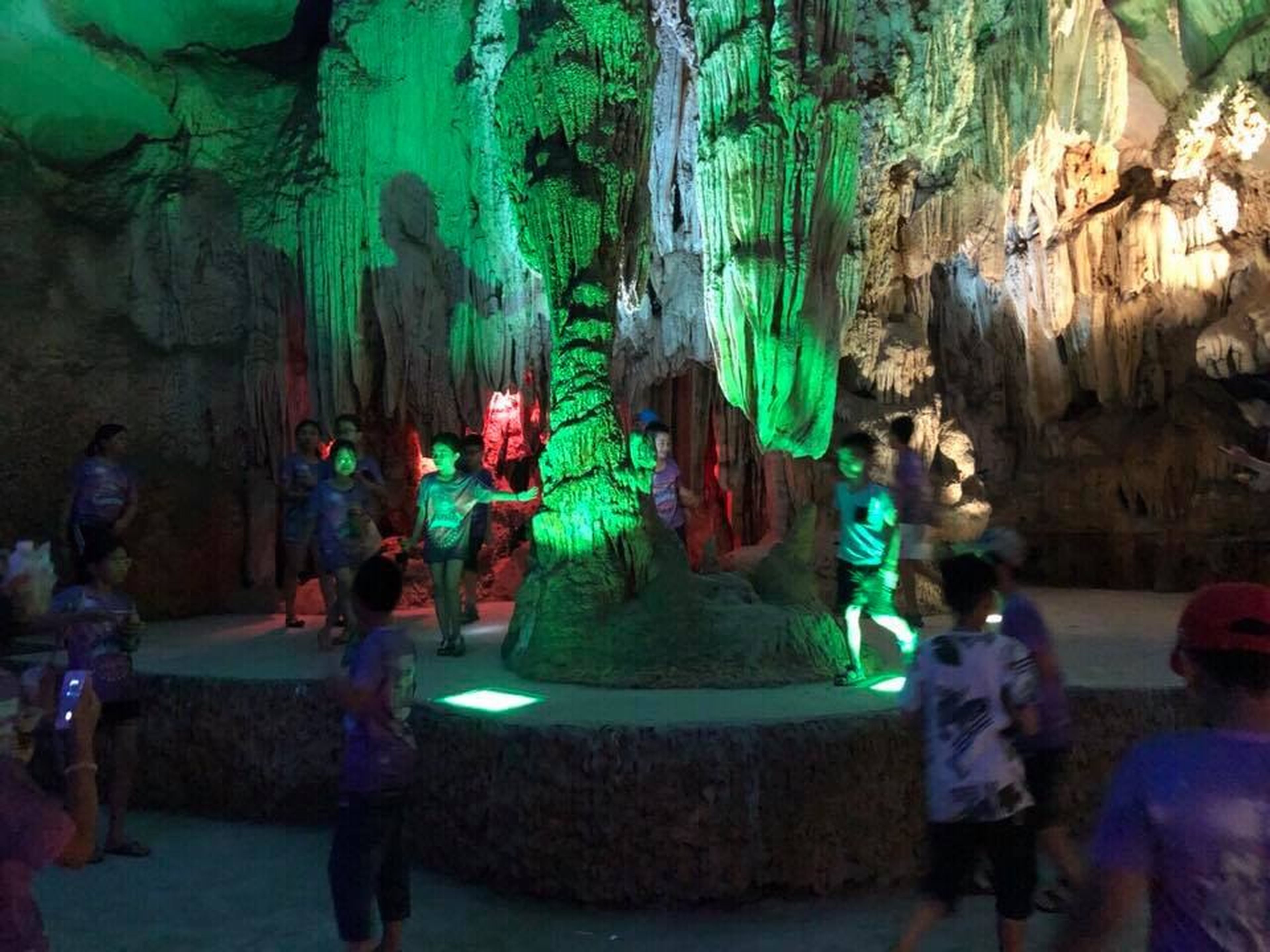 Vũng Đục Cave – Marvel at Nature’s Masterpiece - Hình 10
