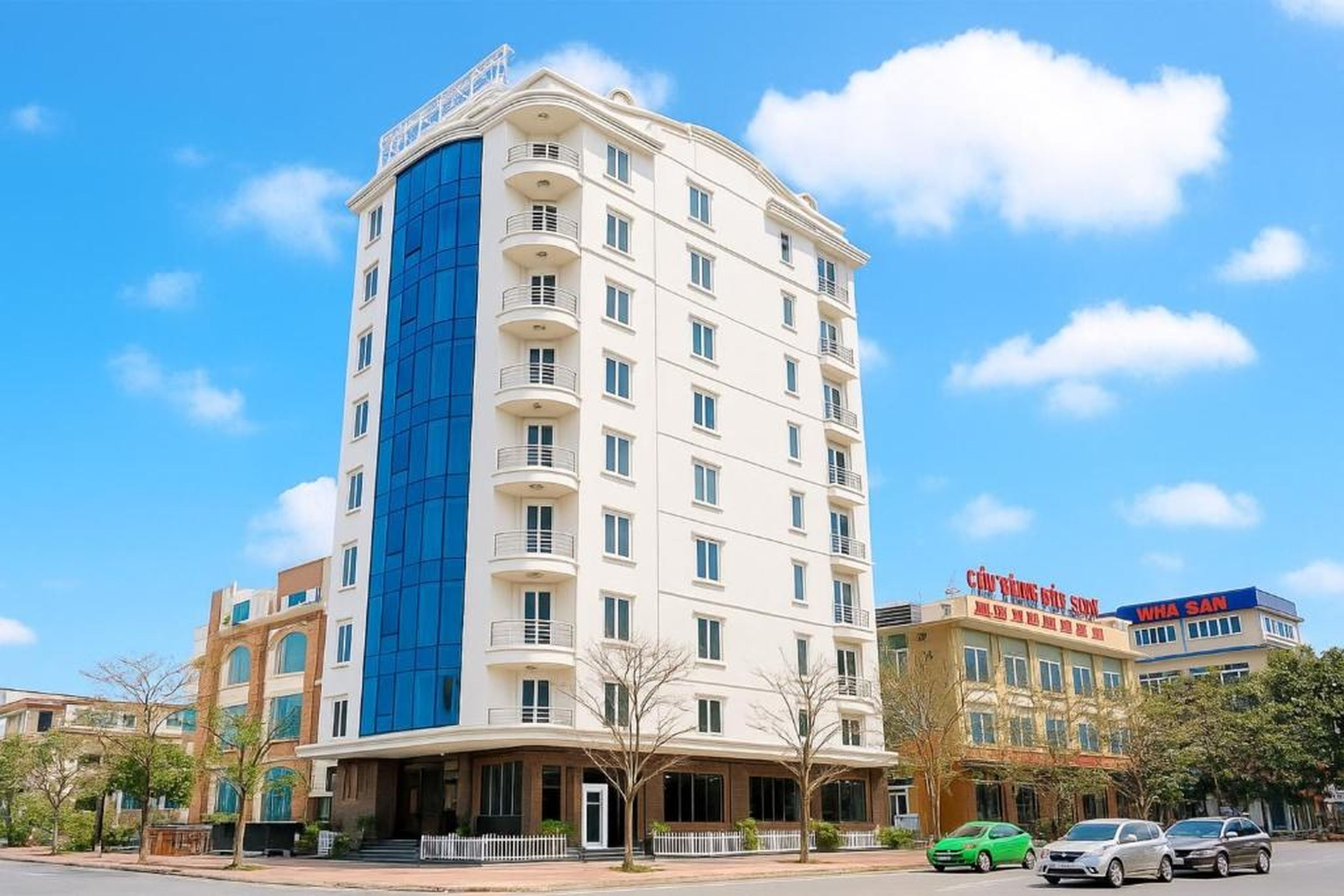 Kenny Hotel Ha Long - Hình 28
