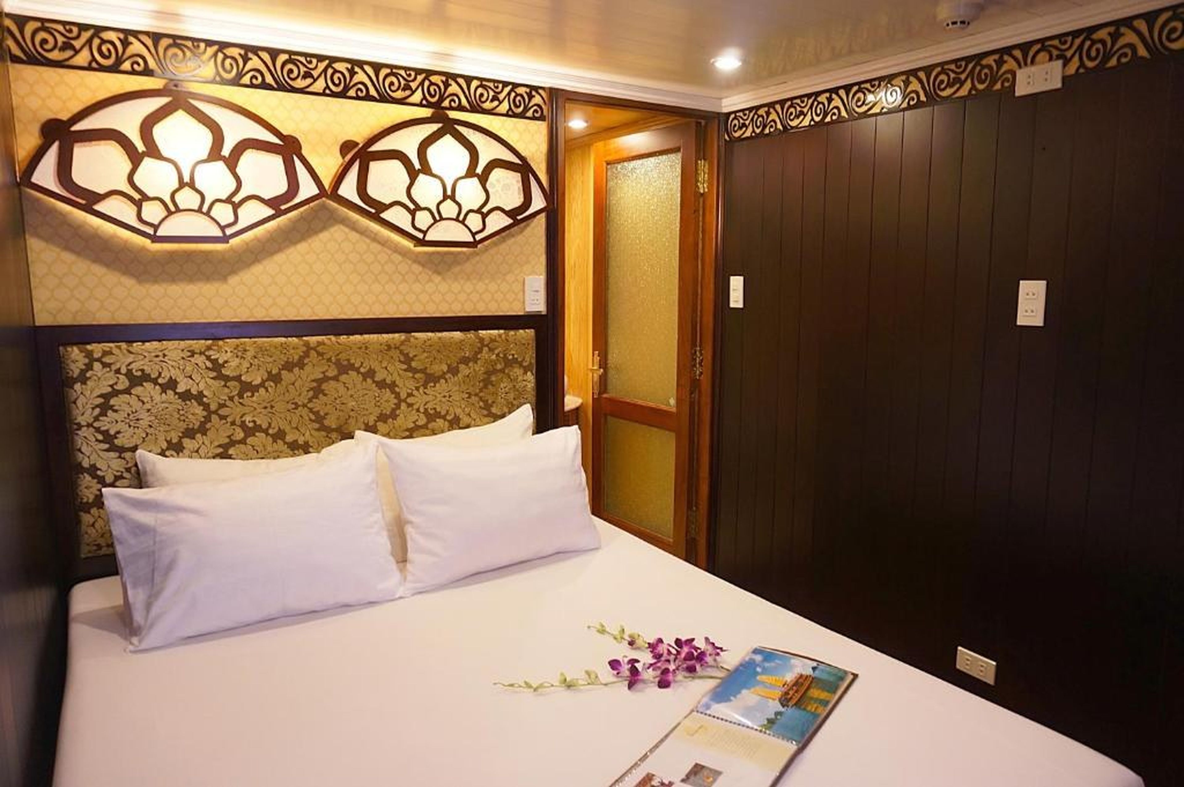 Oriental Sails Cruise - Hình 23
