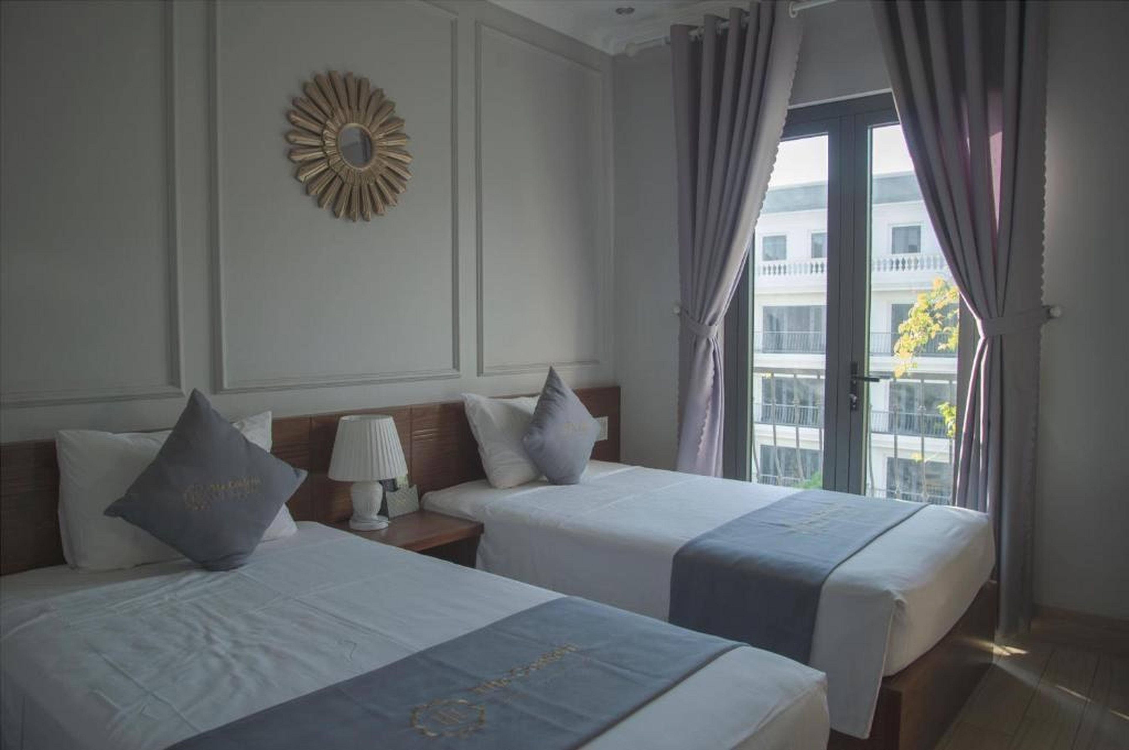 The Confetti Hotel Ha Long - Hình 17