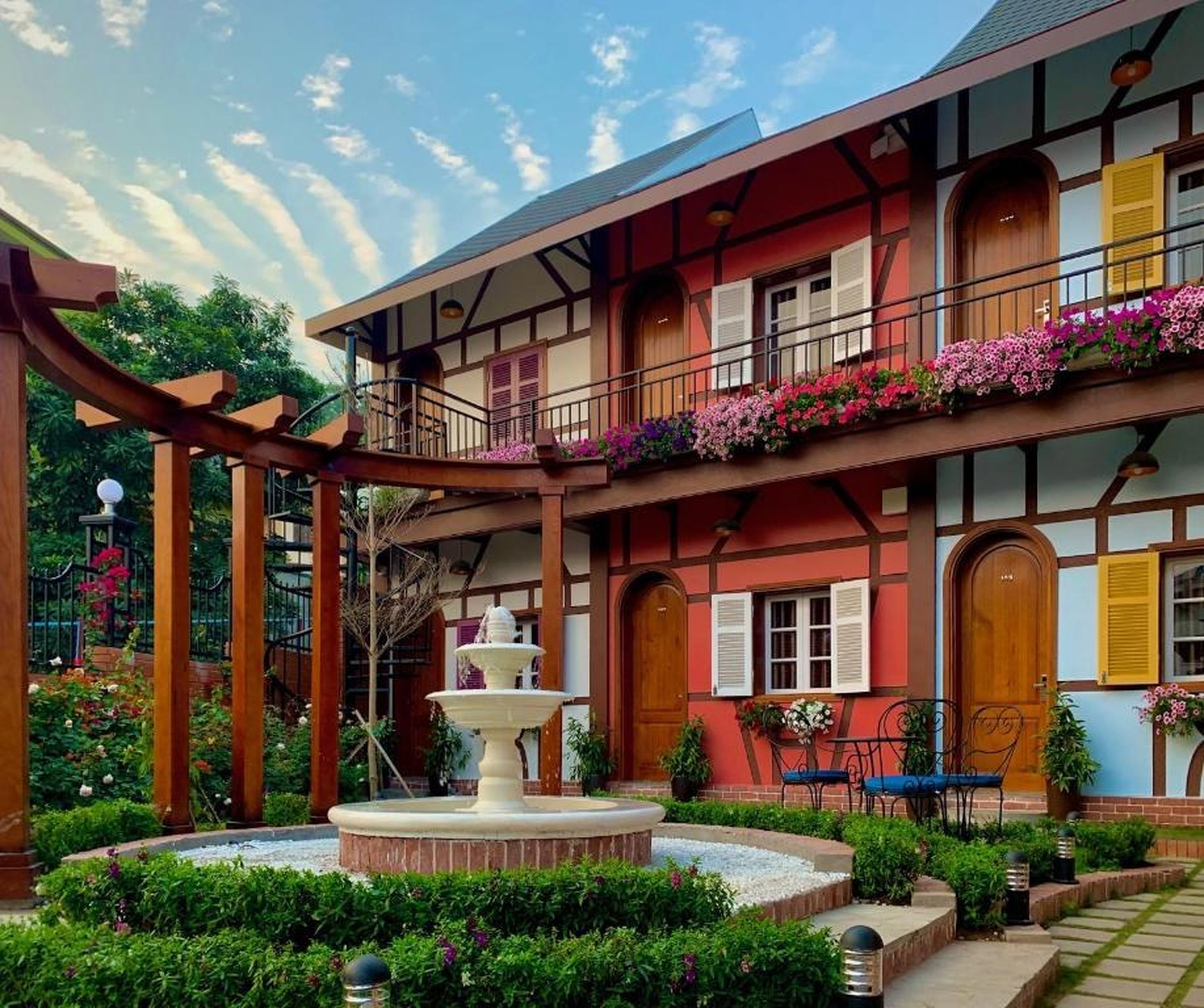 Little Colmar - Homestay & Pottery Studio - Hình 7