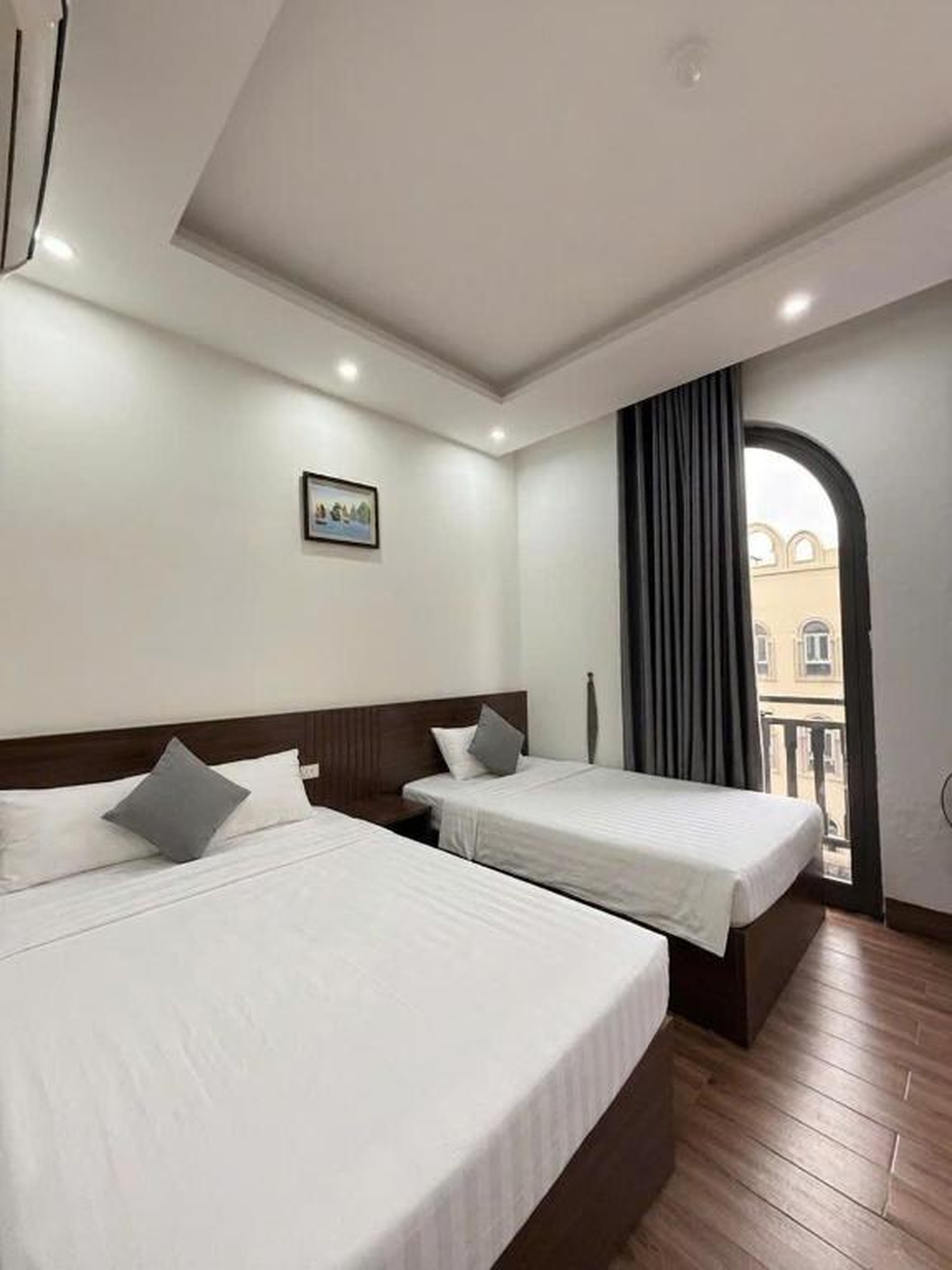 TH Hotel 7 màu - Hình 10