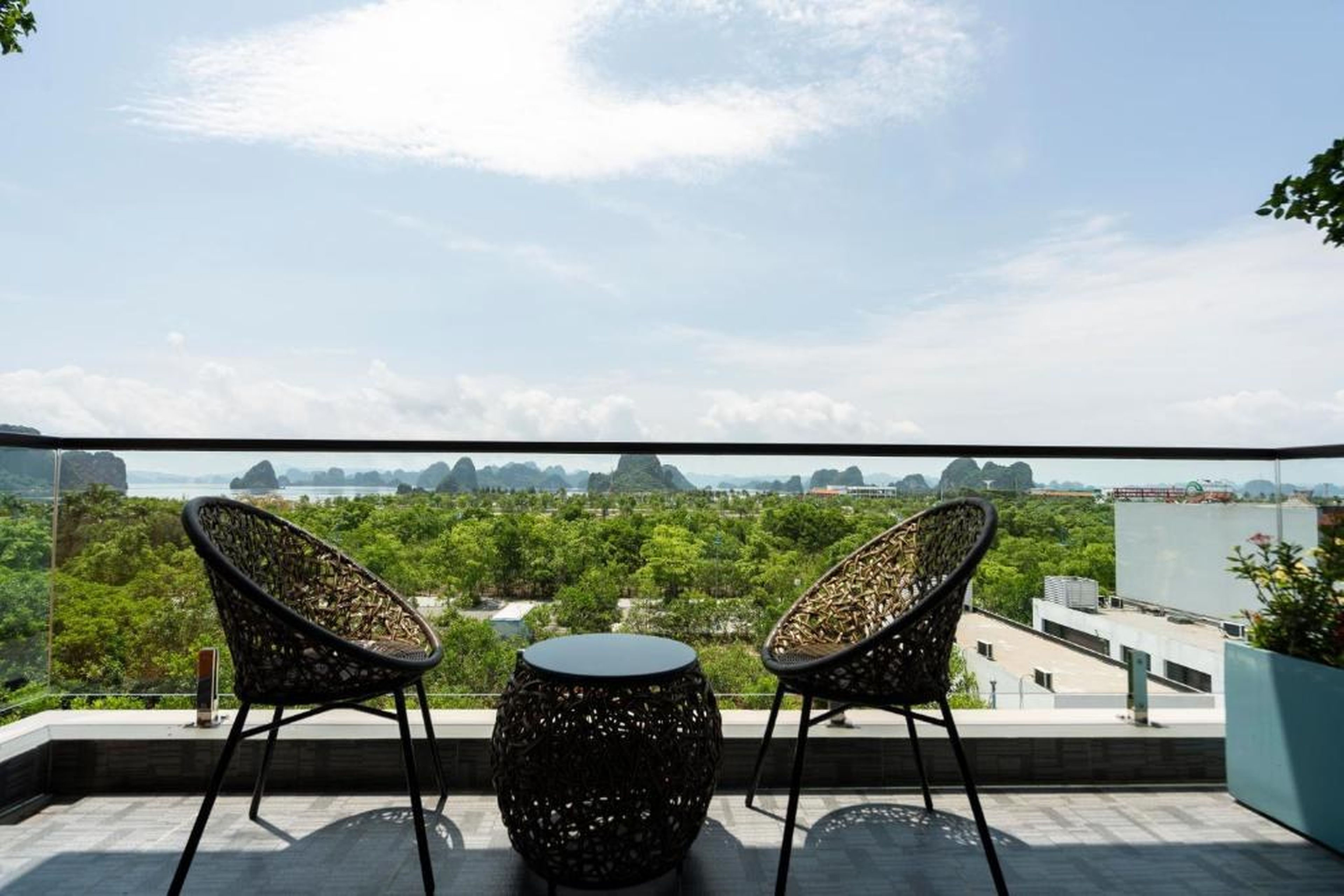 Ruby Hotel Van Don - Hình 49