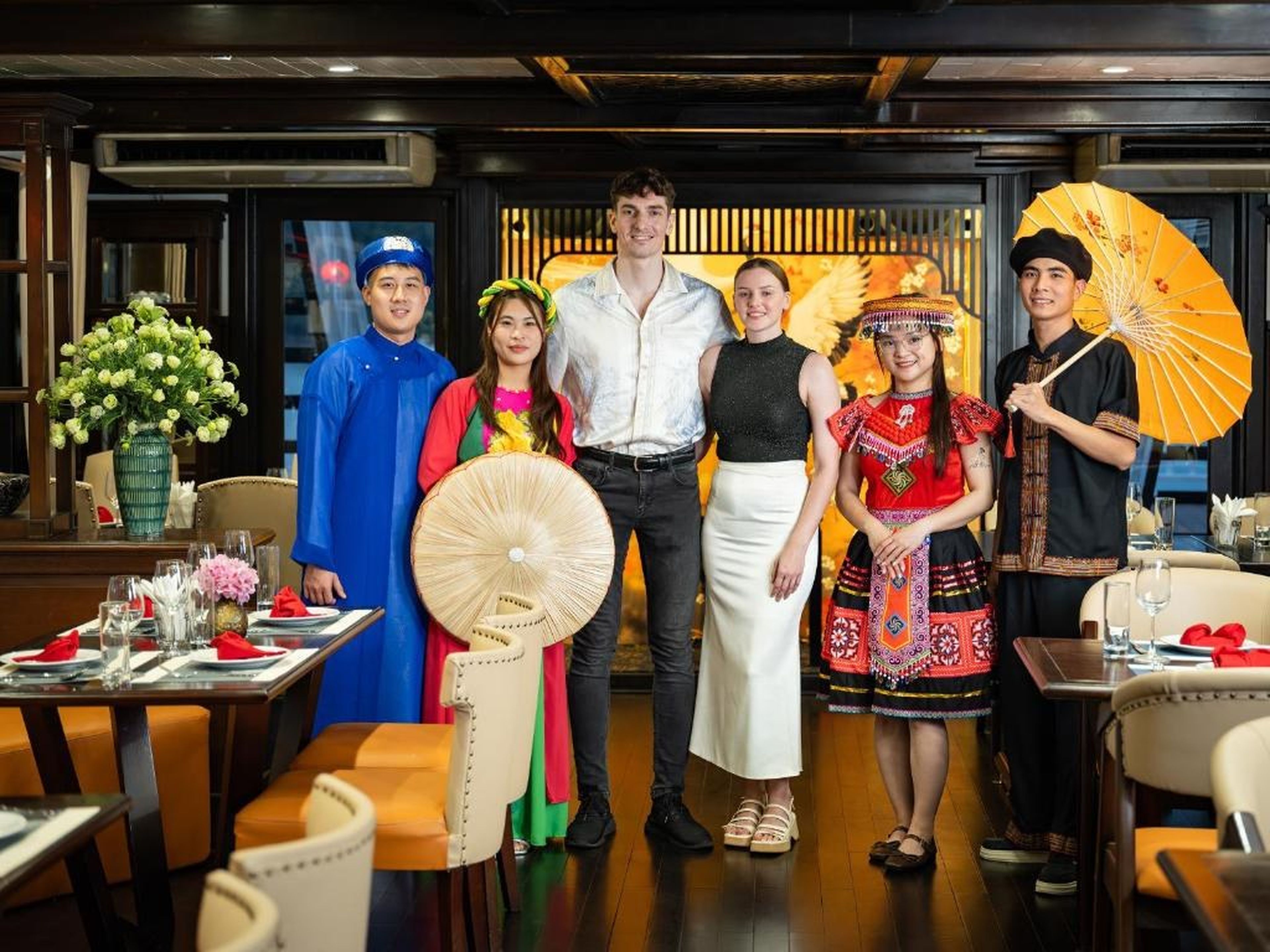 Cozy Bay Grand Cruise - Hình 8