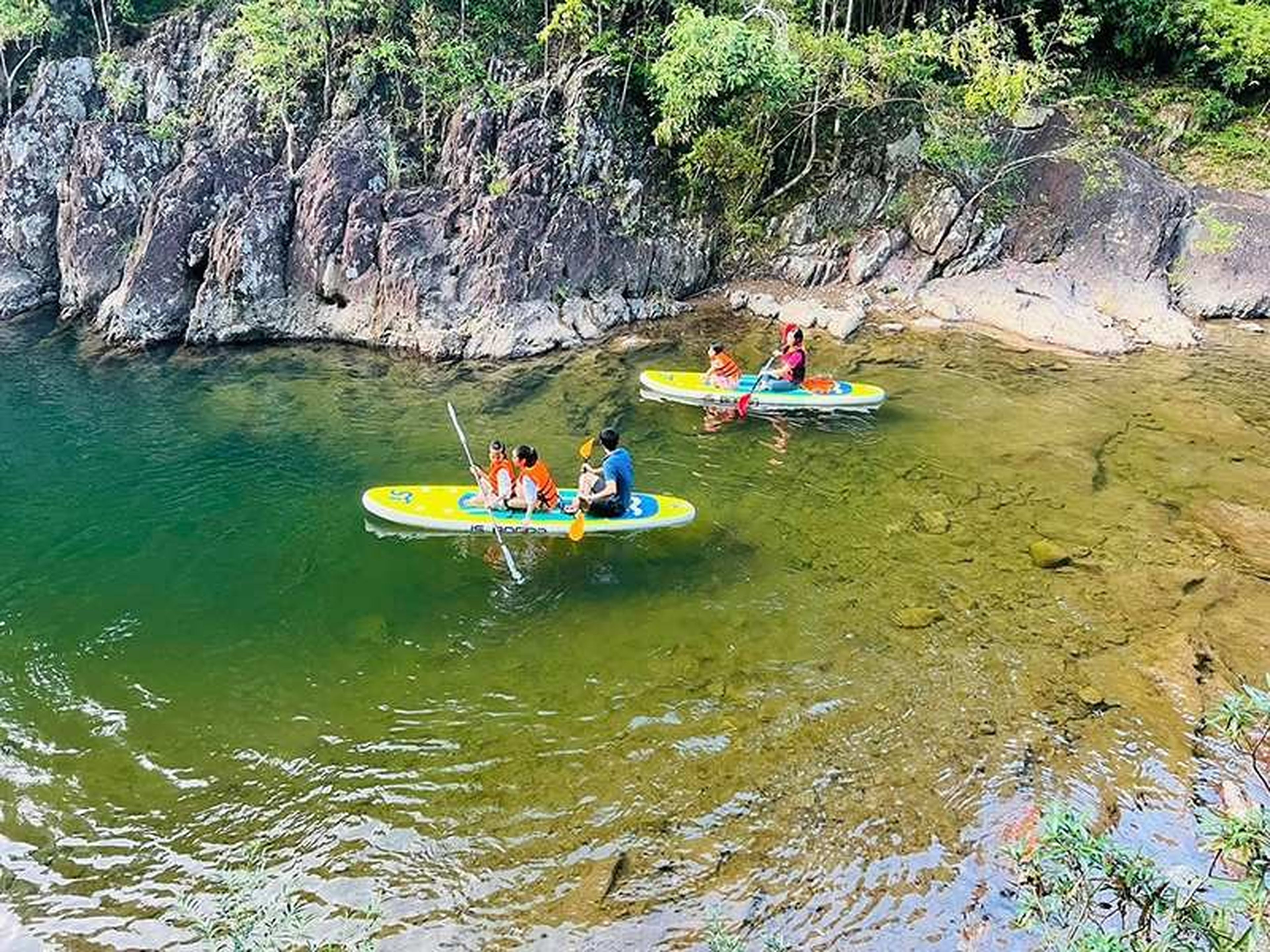 Đến Kỳ Thượng để chiêm ngắm cảnh sắc yên bình của làng người Dao - Hình 12