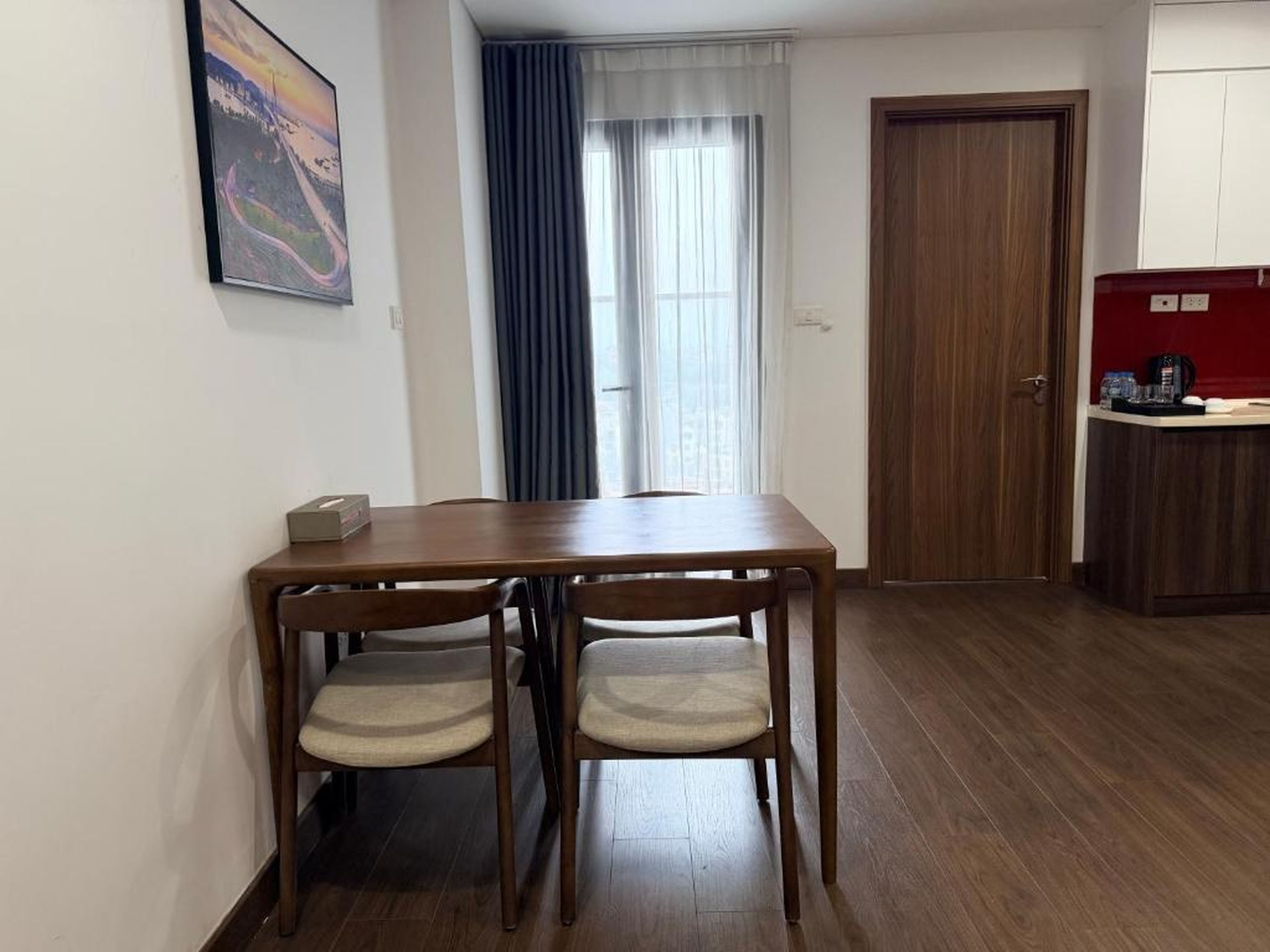 Ha Long 2BR Apartment - Spacious & Modern - Near Center - Hình 22