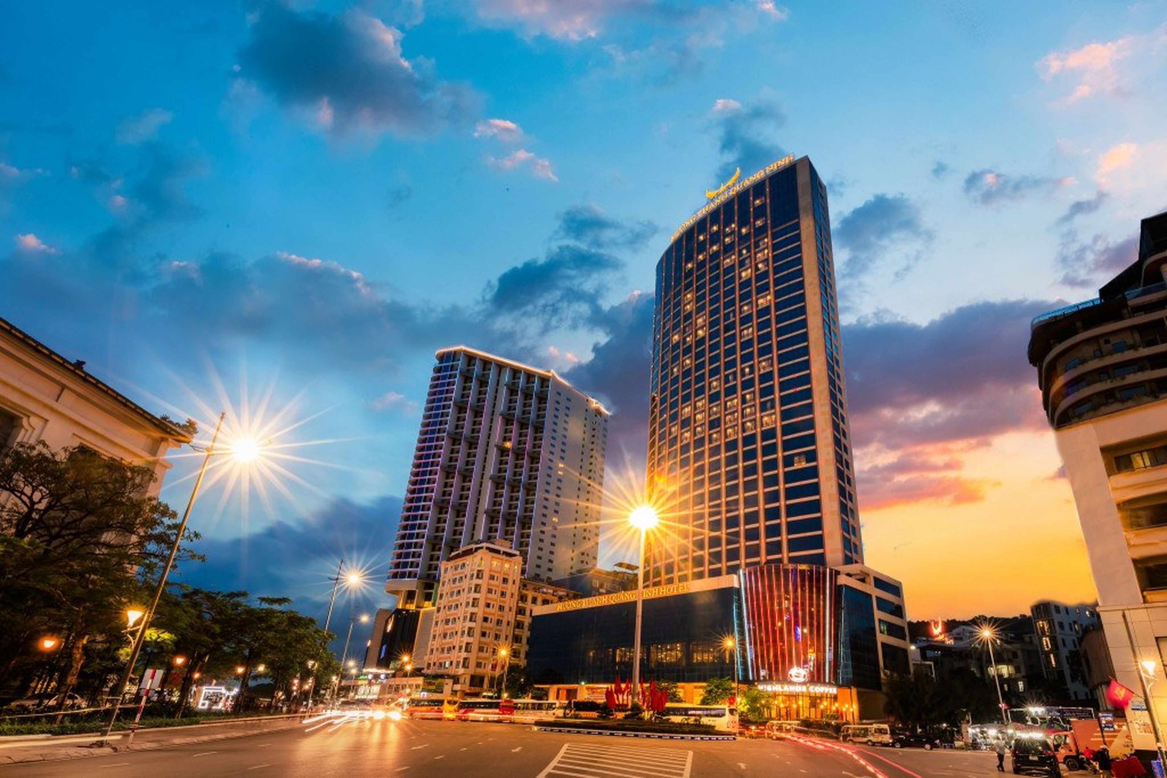 Vui Tết 2024 đong đầy yêu thương tại 5 khách sạn Hạ Long cao cấp giá tốt nhất ở iVIVU - Hình 8