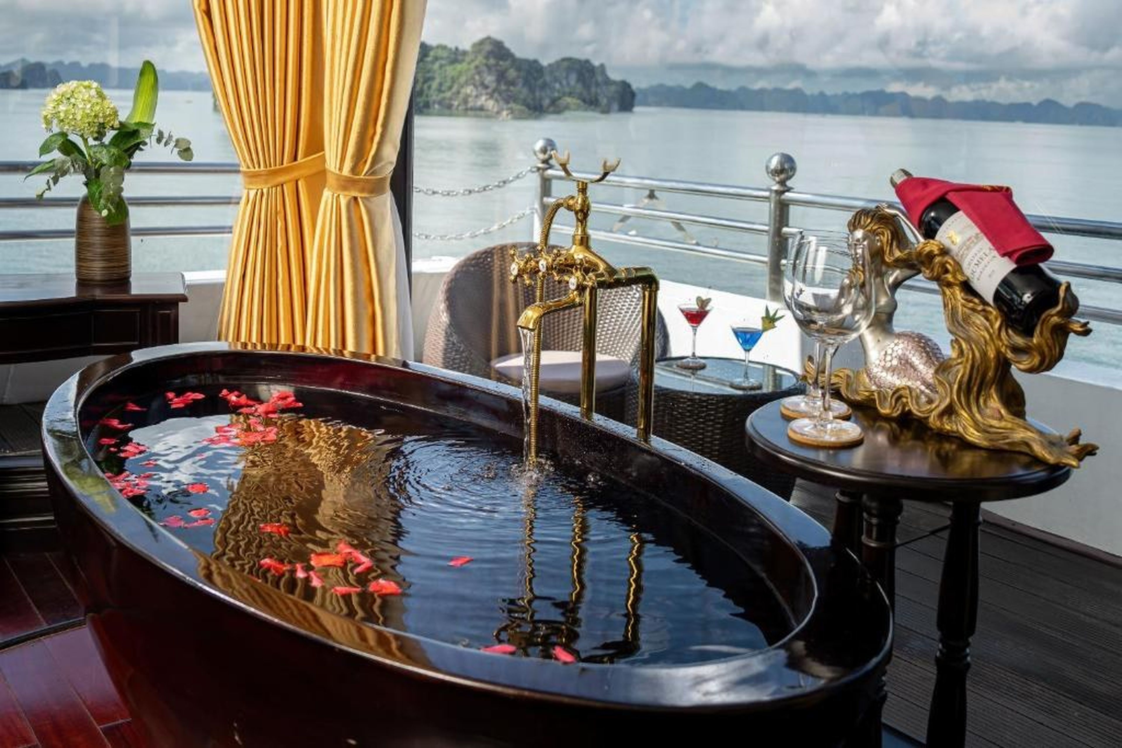 Athena Royal Cruise - Luxury in Halong Bay - Hình 26