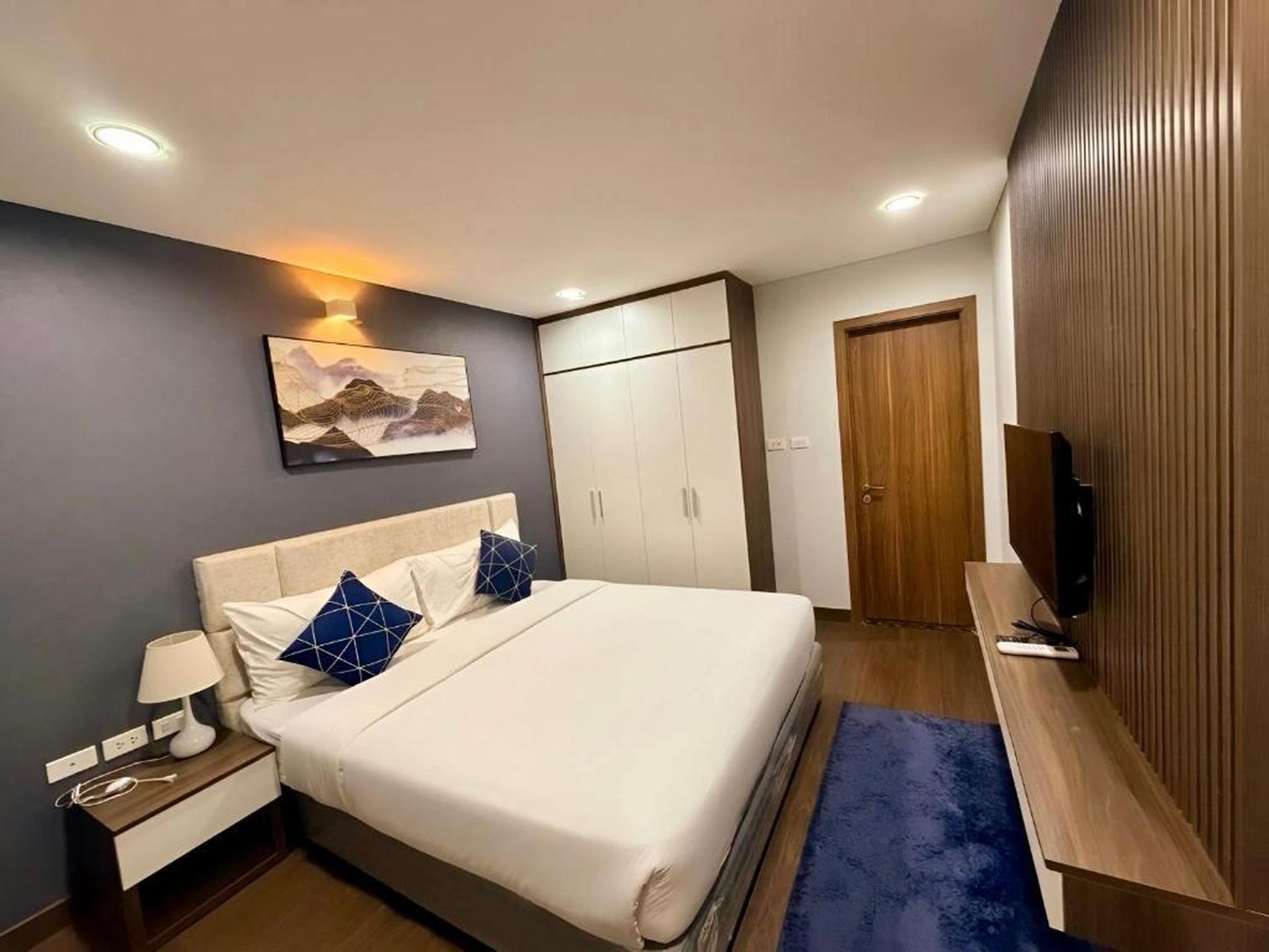 Spacious 2BR Apartment in Hon Gai Center, Ha Long - Hình 34