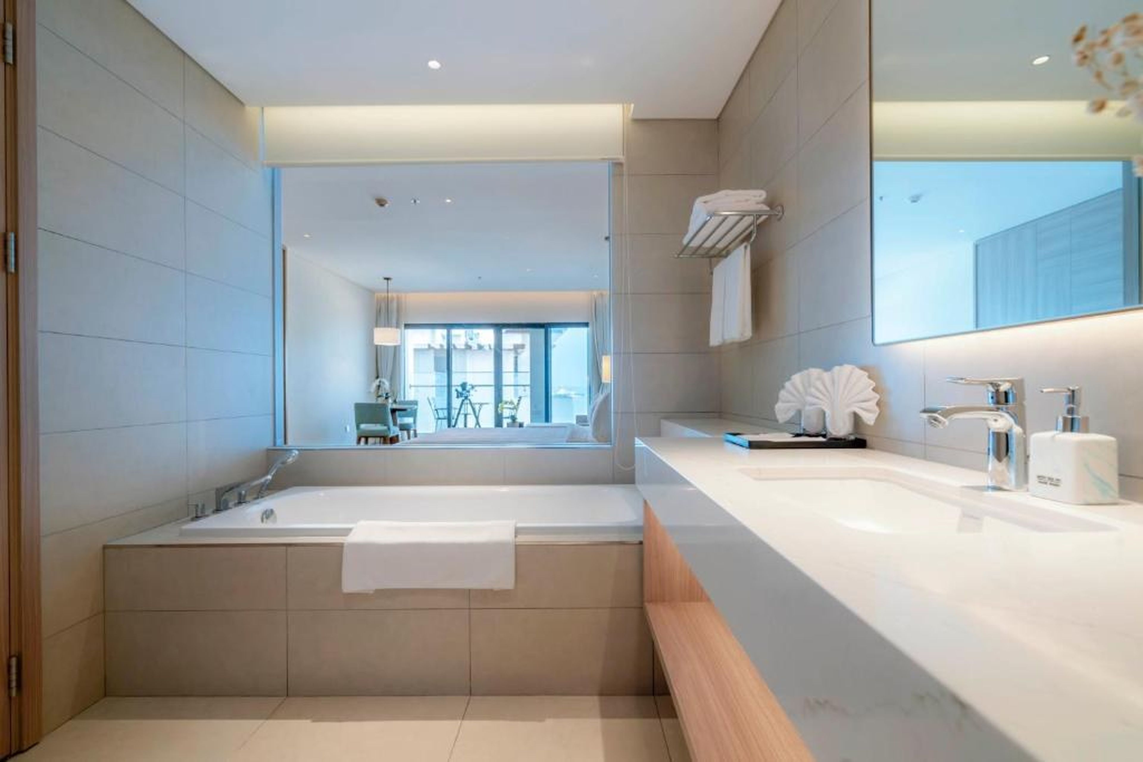Căn hộ cao cấp tại ALaCarte Ha Long Bay Hotel Residence - Hình 5