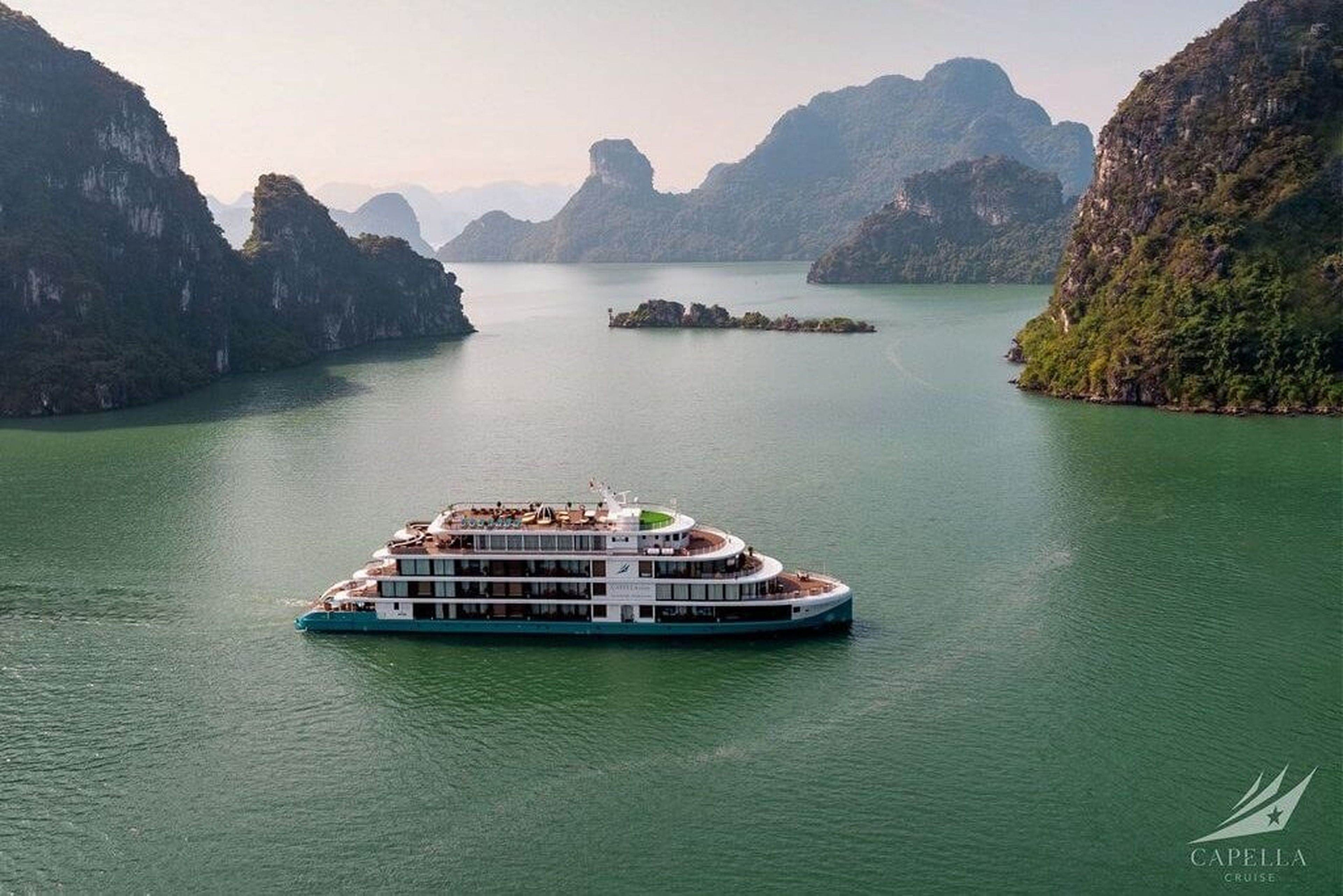 Vi vu đón Tết trên vịnh thiên đường cùng 5 du thuyền Hạ Long 5 sao - Hình 11