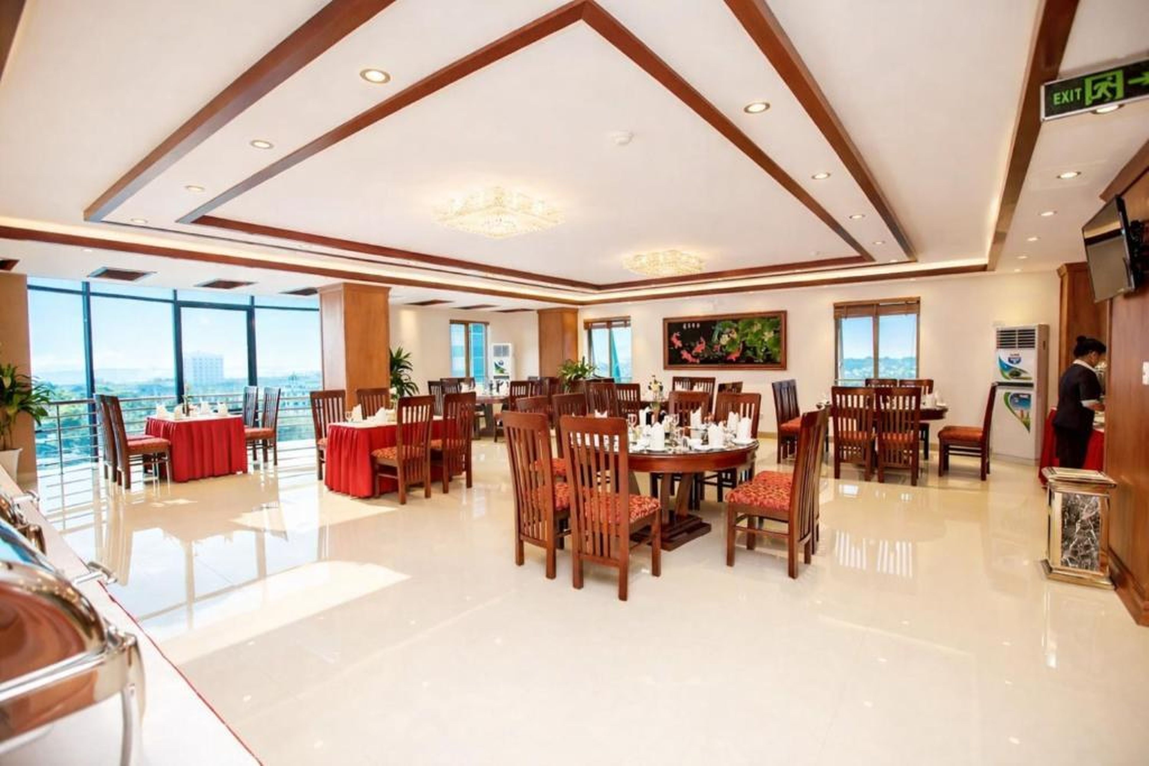 Kenny Hotel Ha Long - Hình 2
