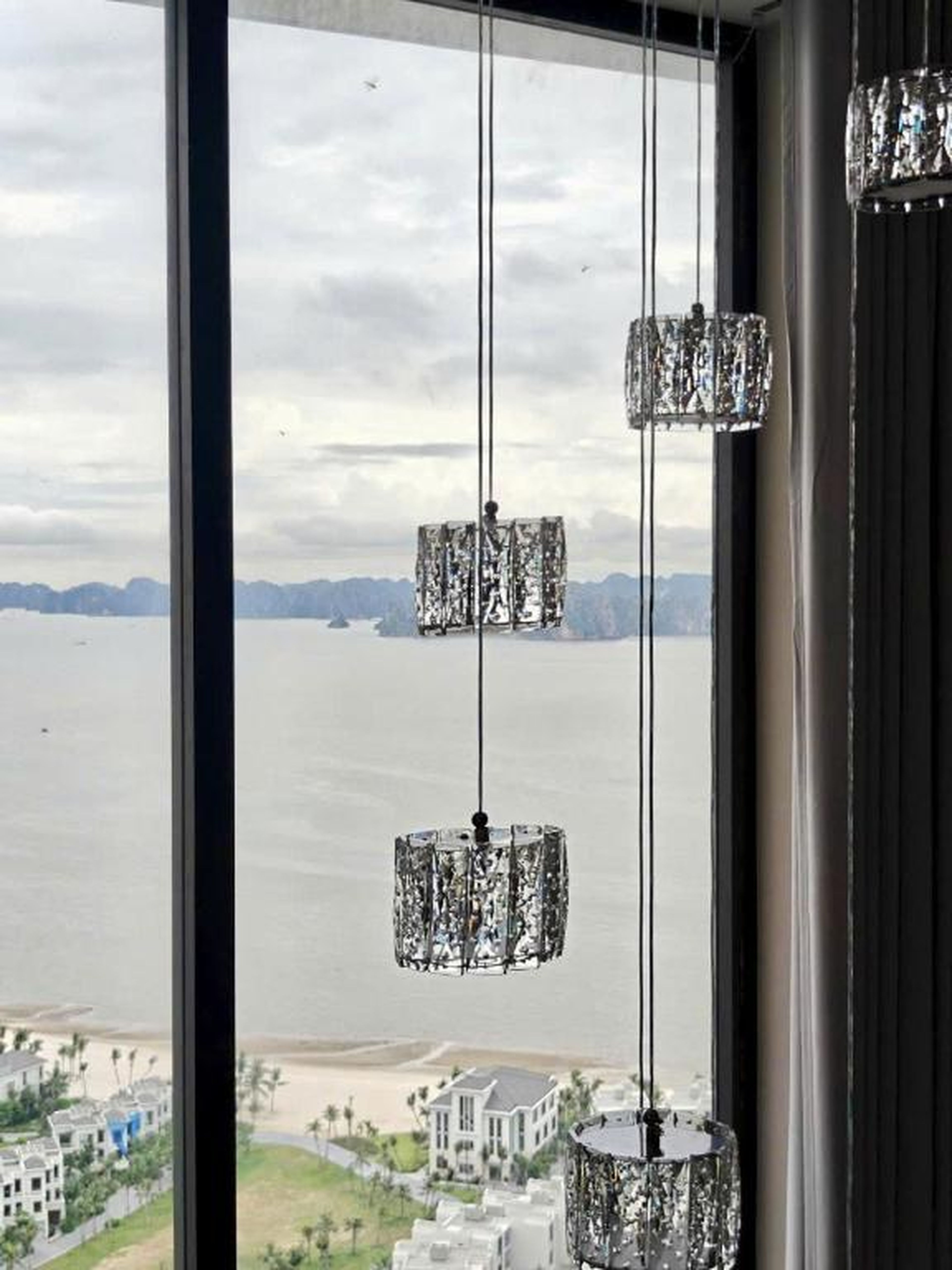The Sea View Sandy- Duplex Homestay- Citadines Marina Ha Long - Hình 23