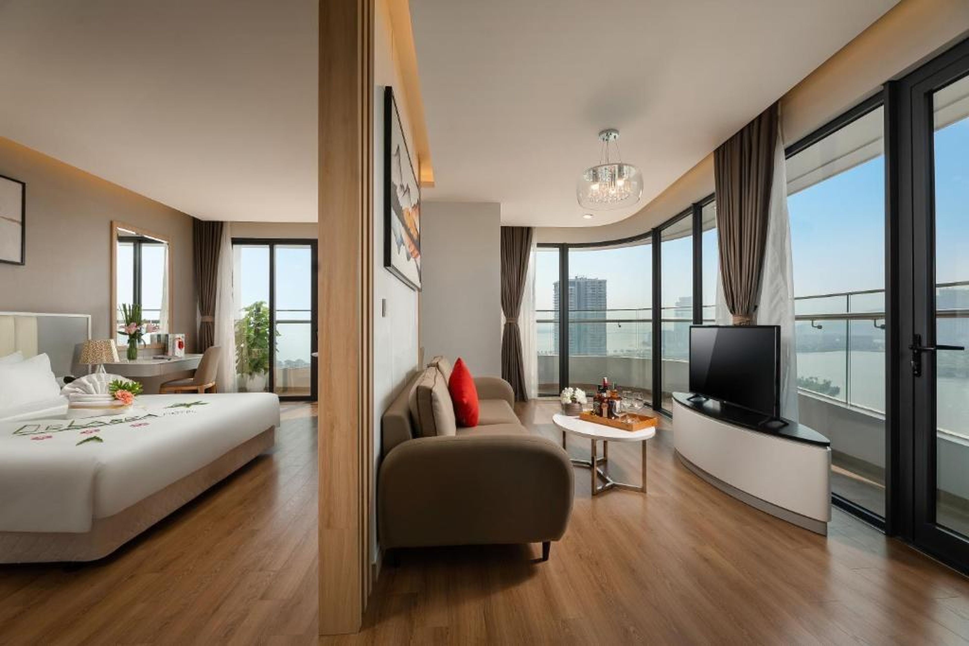 DeLaSea Ha Long Hotel - Modern Bayview Escape - Hình 36