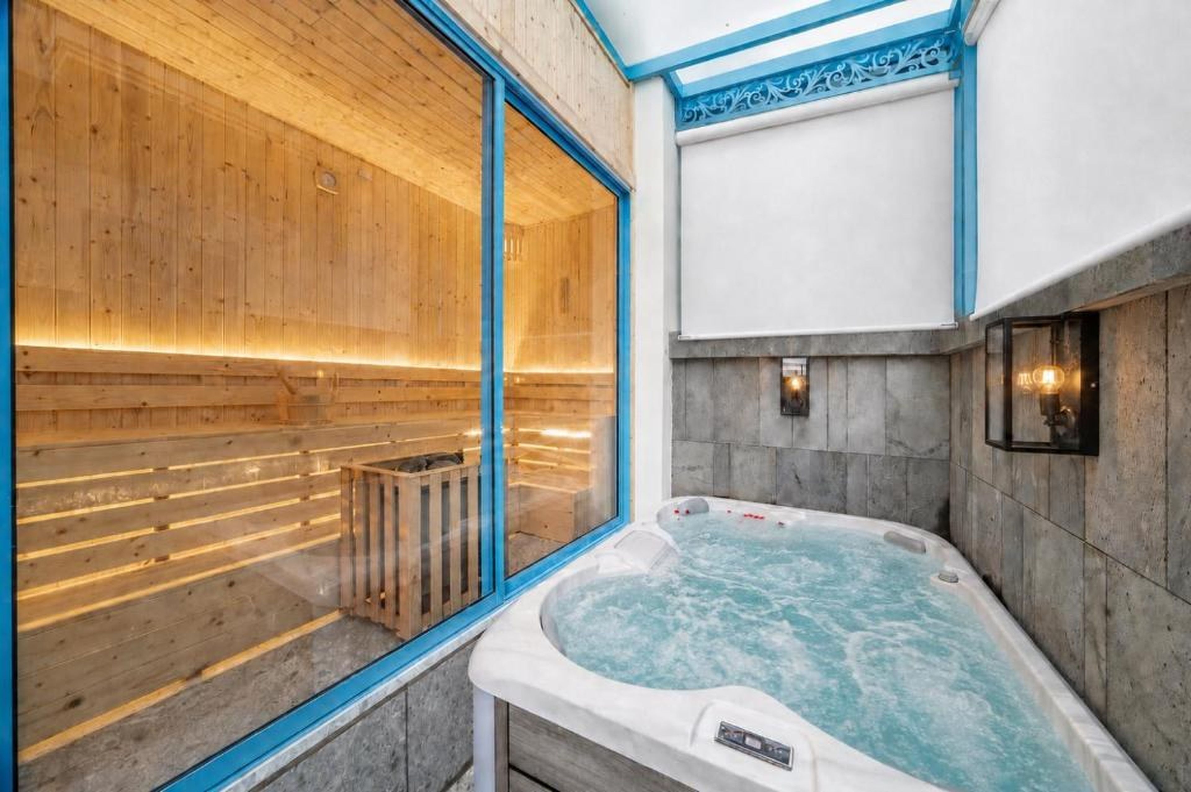 S Villa Ha Long - City Center, Near Beach - 6BR Private Villa with Pool, Jacuzzi, Sauna, Karaoke - Hình 9