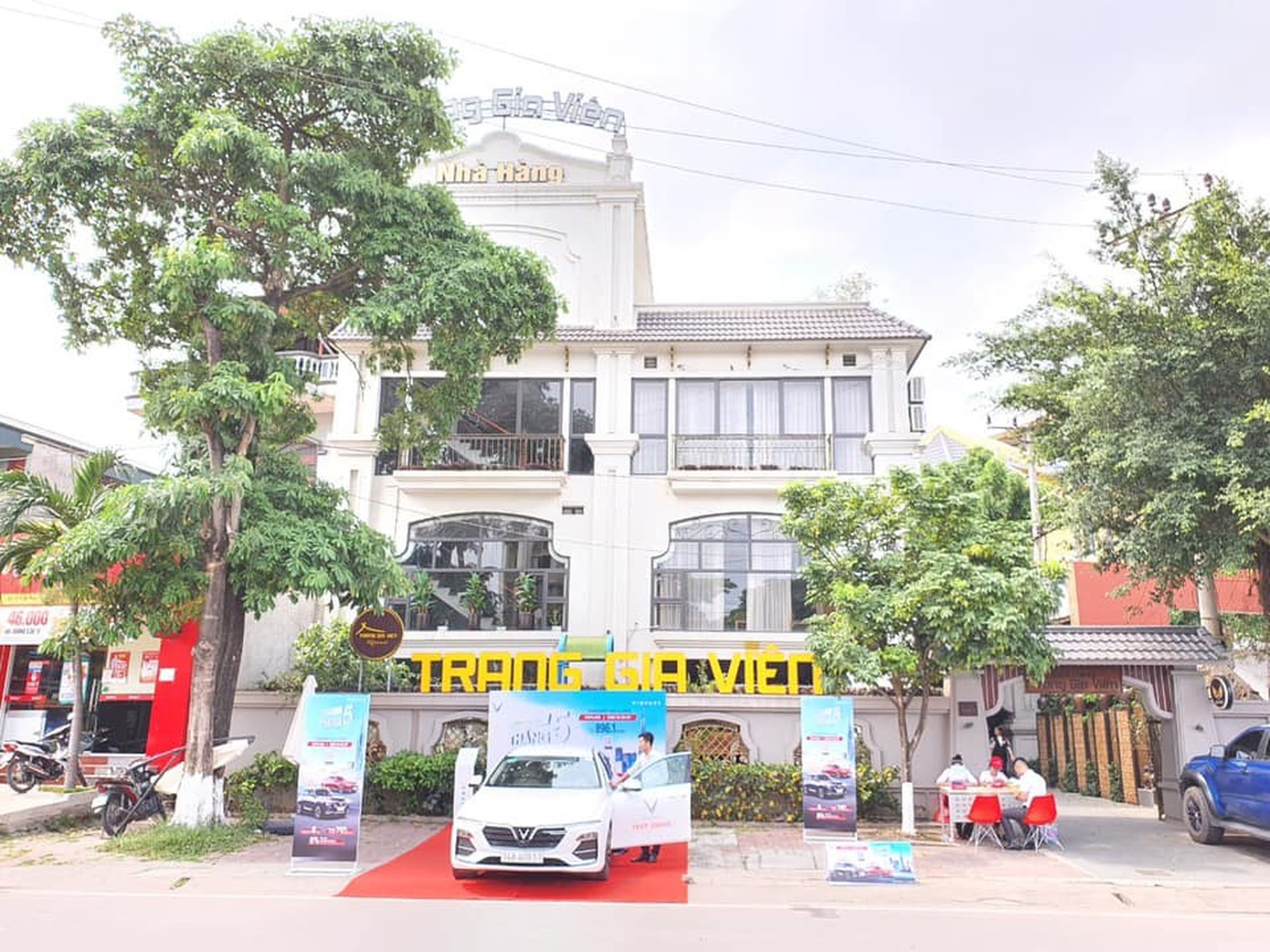 Discover Delicious Dishes at Trang Gia Vien Restaurants in Uong Bi and Ha Long - Hình 15