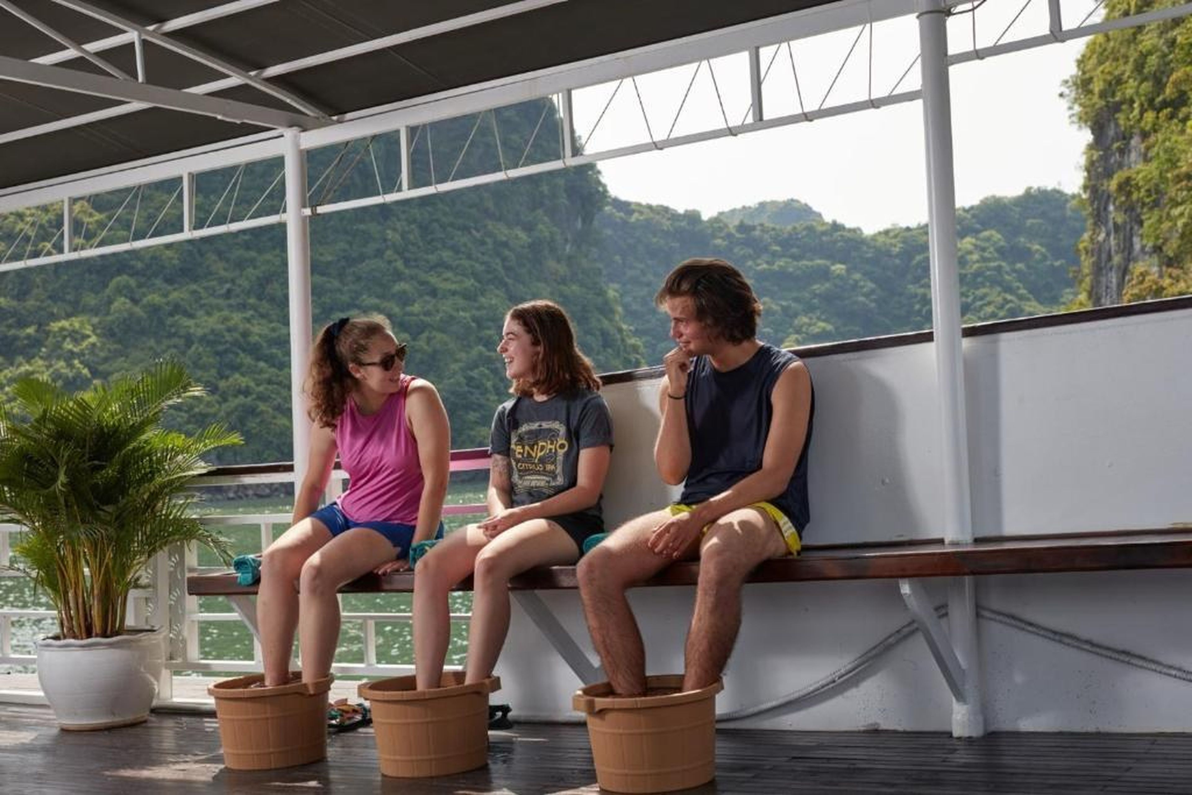 Cozy Bay Classic Cruise - Hình 19