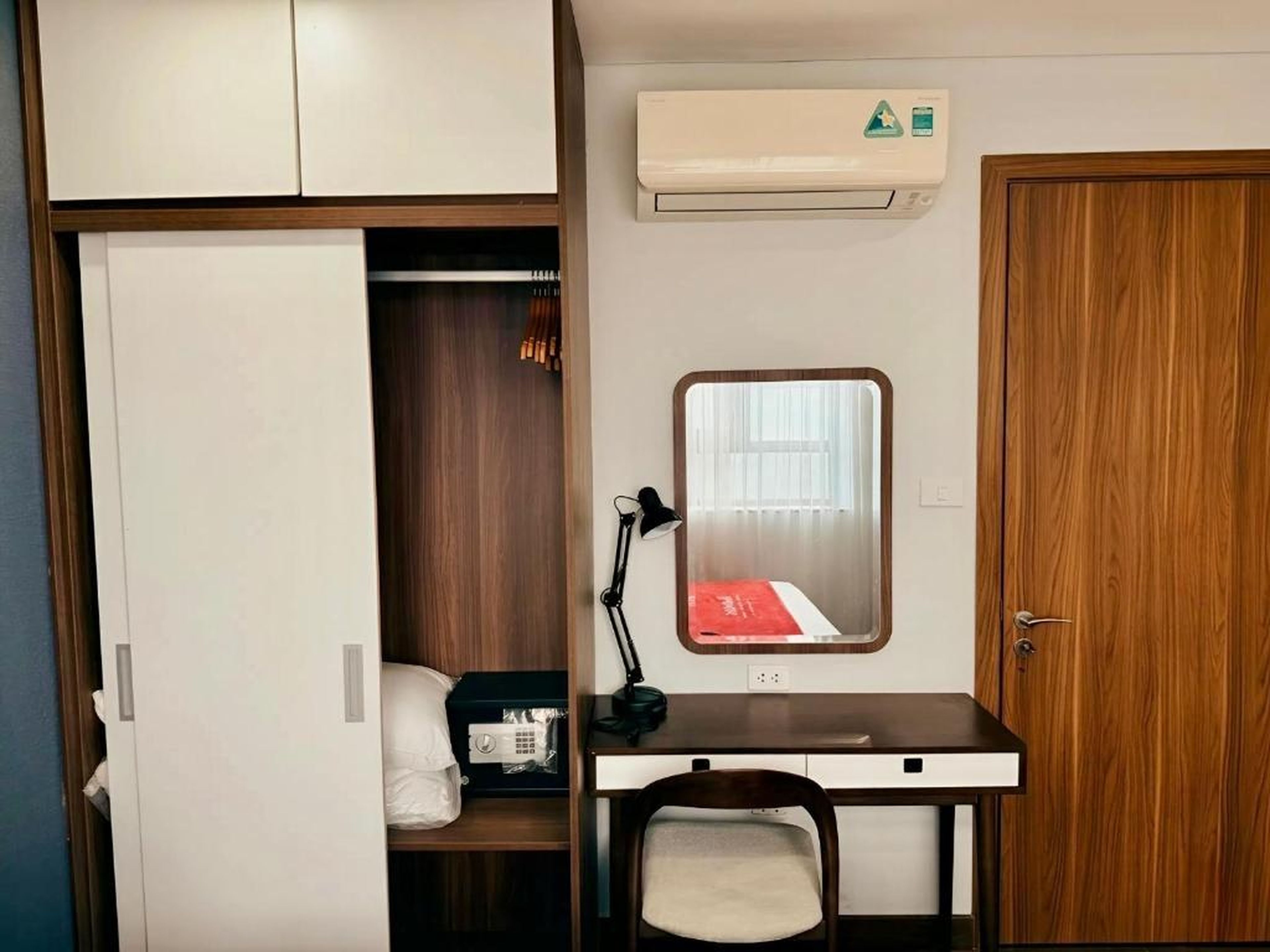 Spacious 2BR Apartment in Hon Gai Center, Ha Long - Hình 25