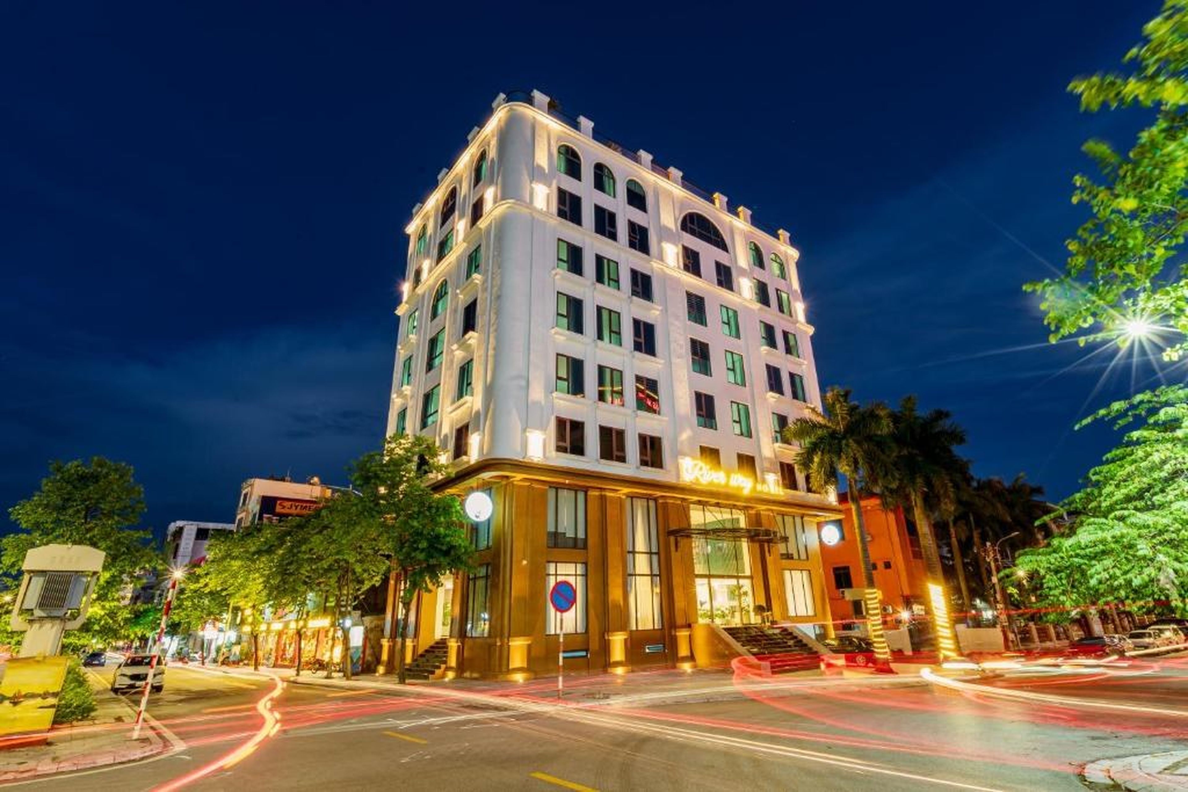 River Way Hotel Ha Long - 500m to Beach - Hình 8