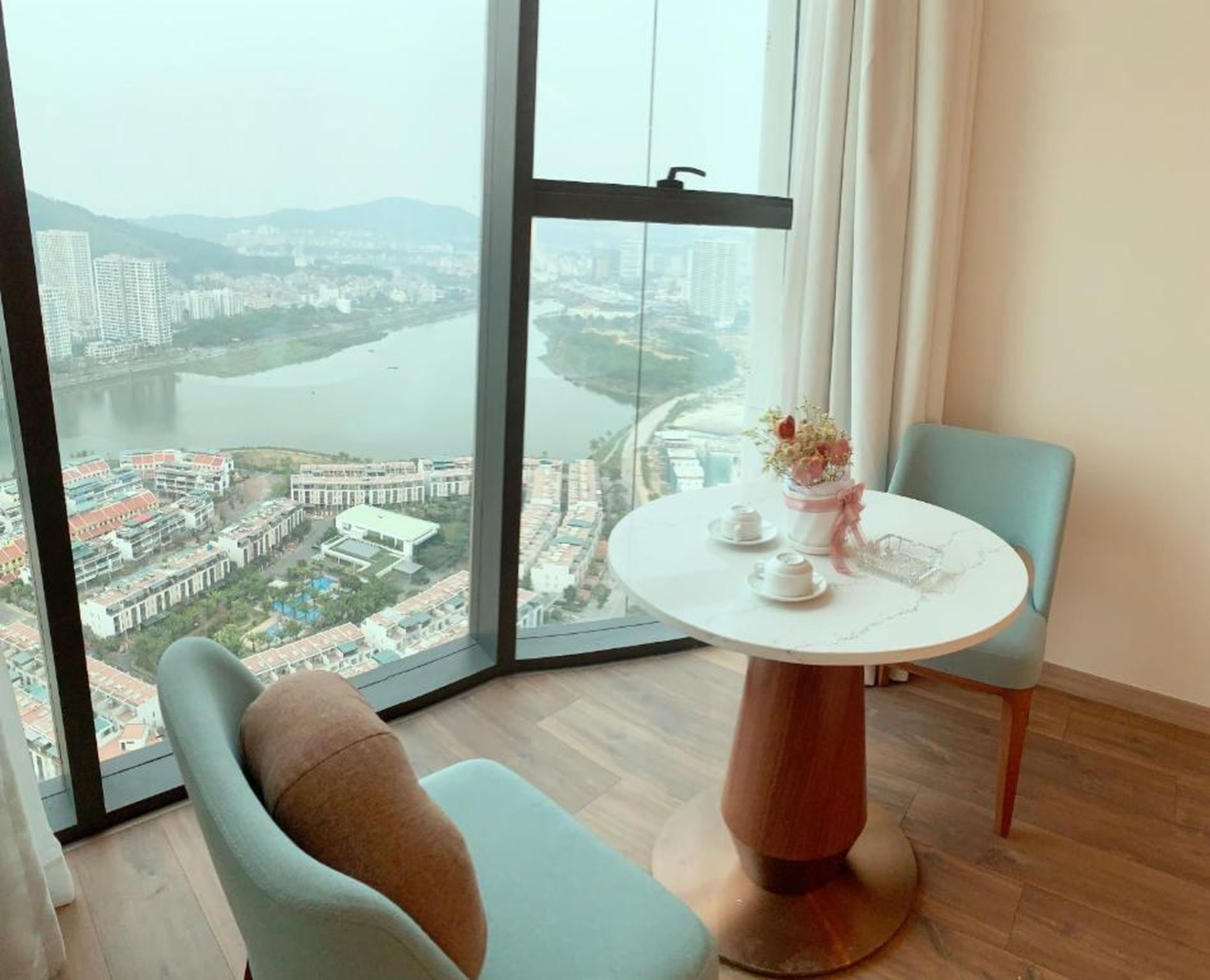 HB Serviced Apartment - Alacarte Hạ Long - Hình 21