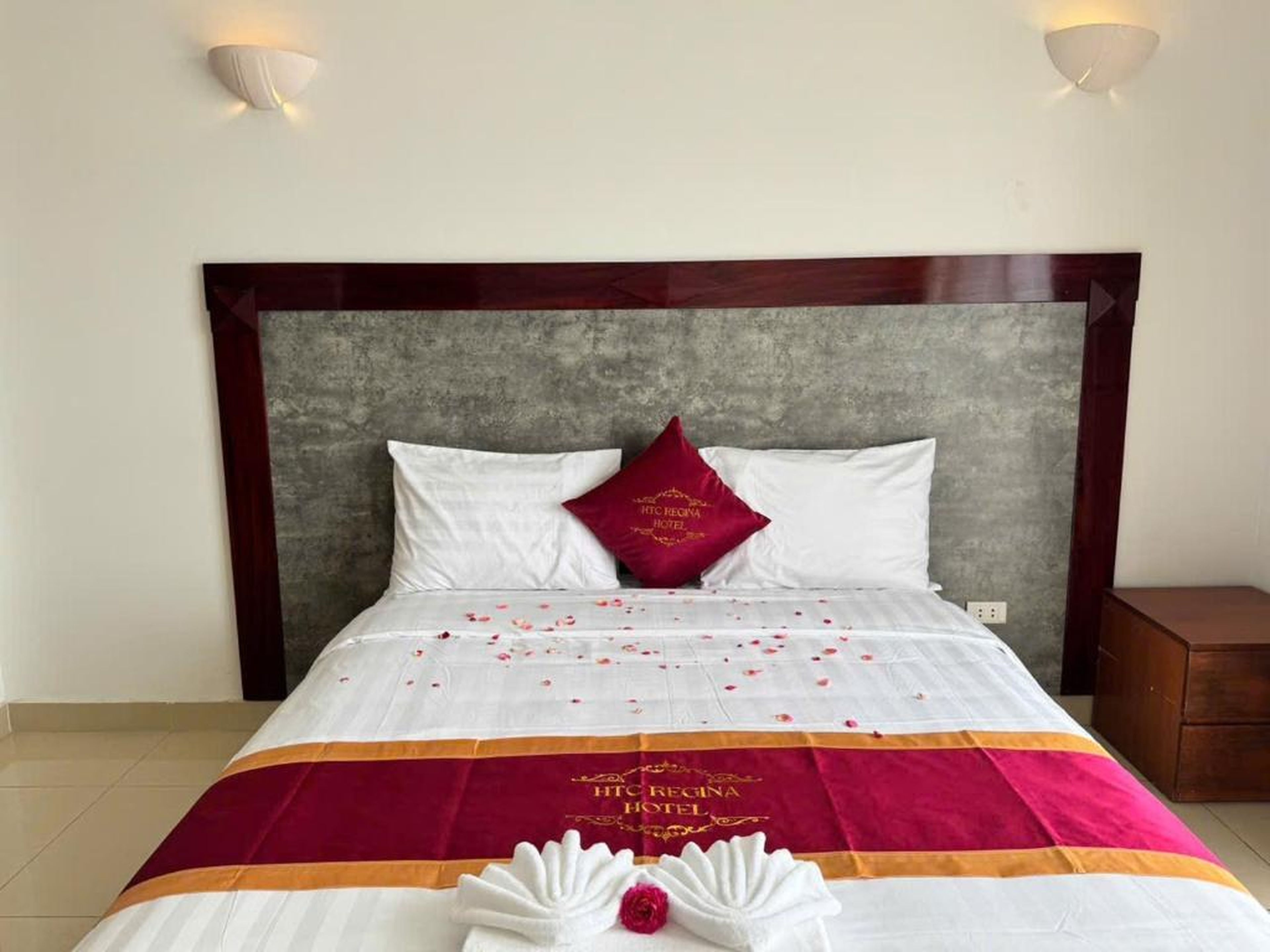 Htc regina hotel - Hình 27