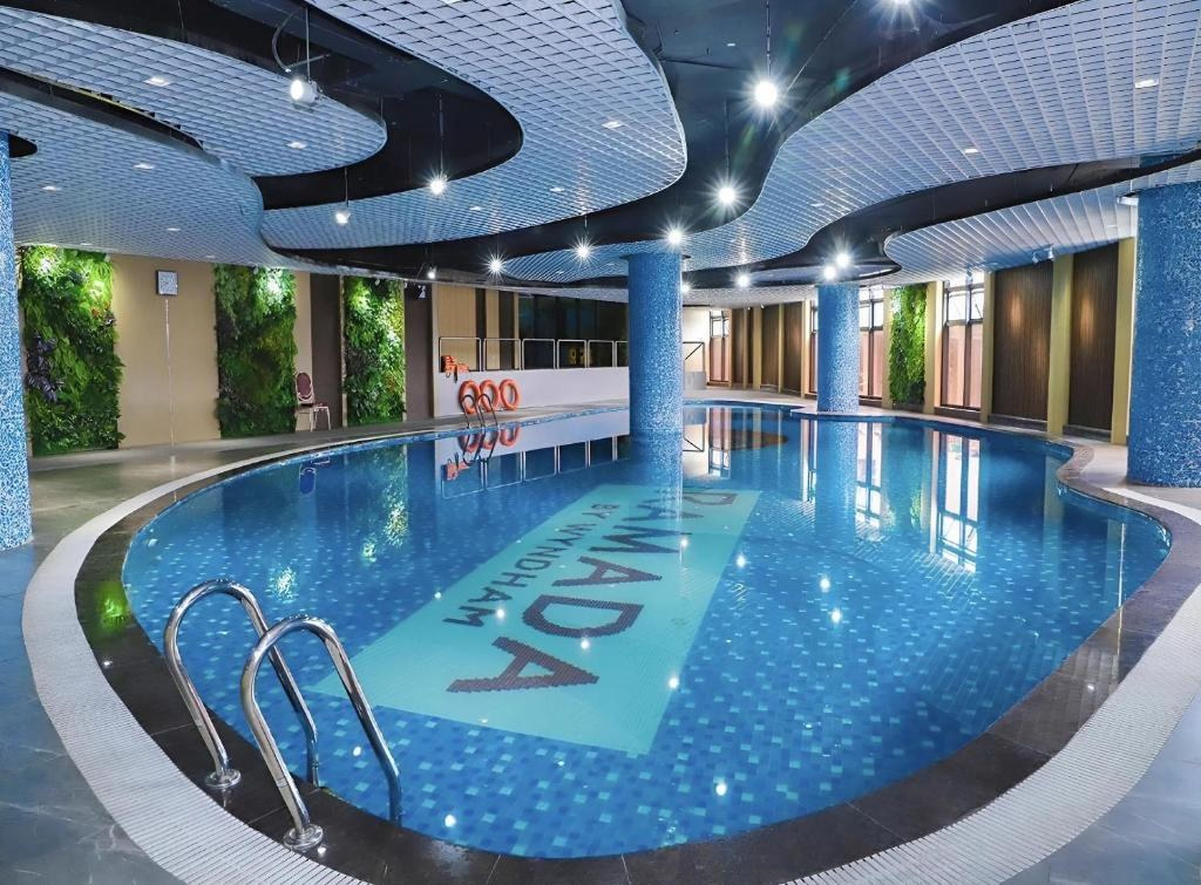 Ha Long 2BR Apartment - Spacious & Modern - Near Center - Hình 5