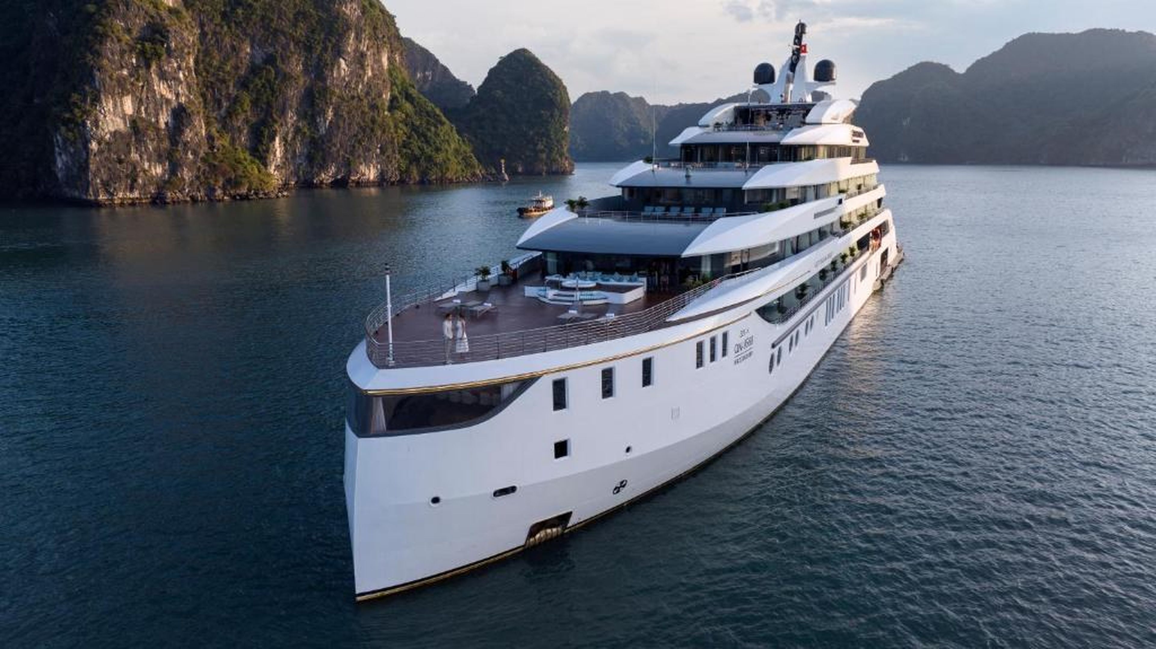 Grand Pioneers Halong Bay Cruise 1 - Hình 8