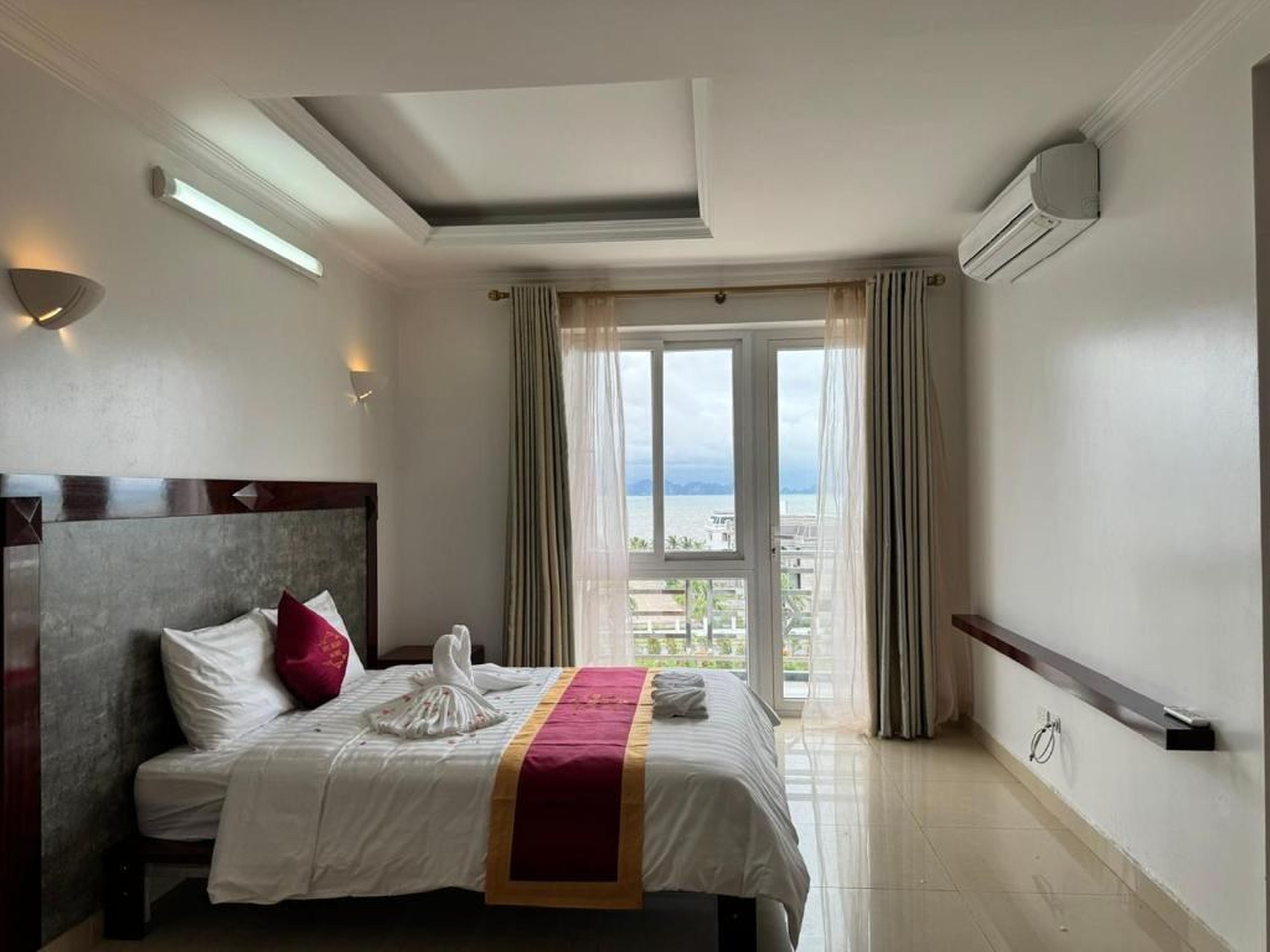 Htc regina hotel - Hình 2