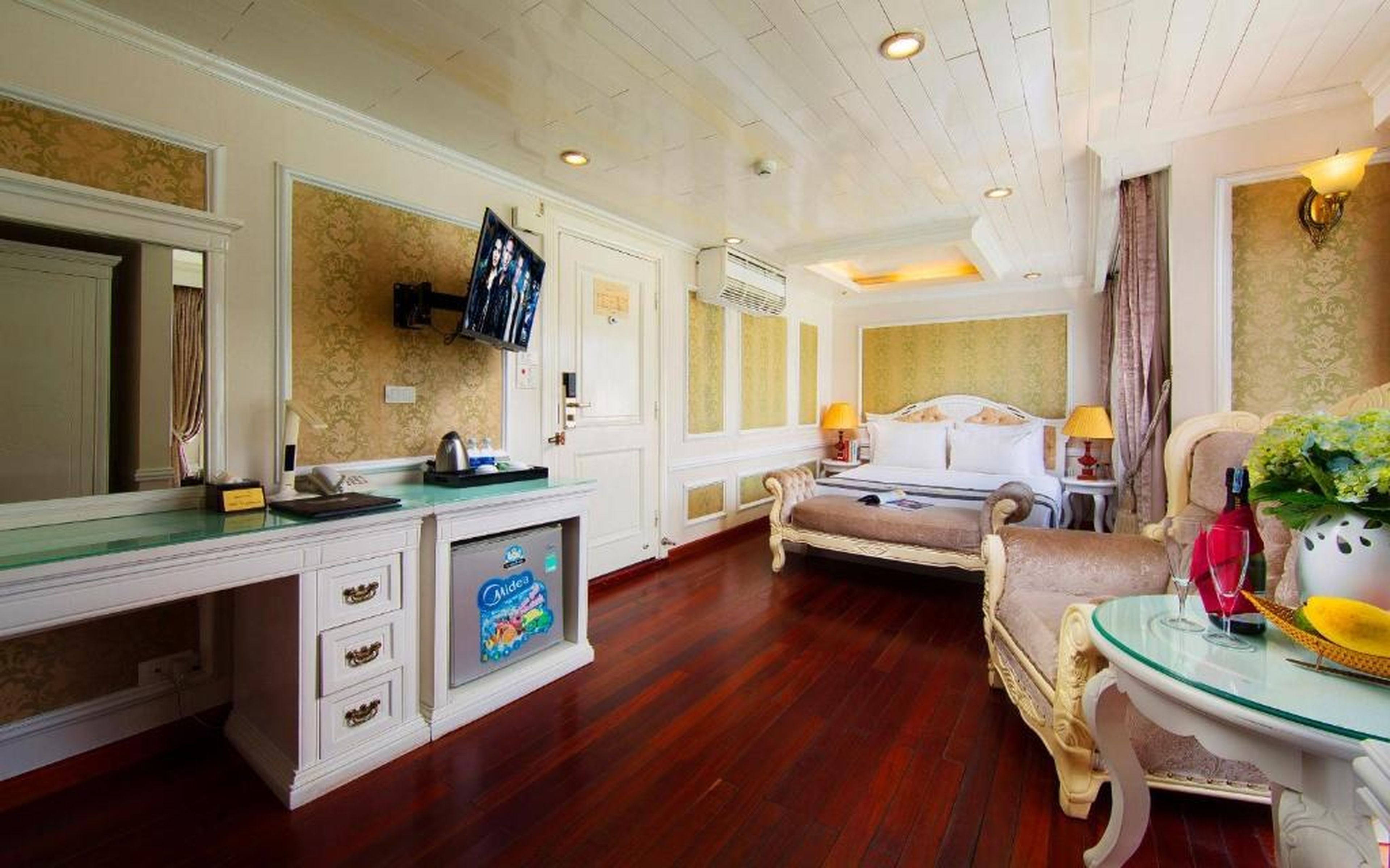 Halong & Bai Tu Long Cruises - Hình 31