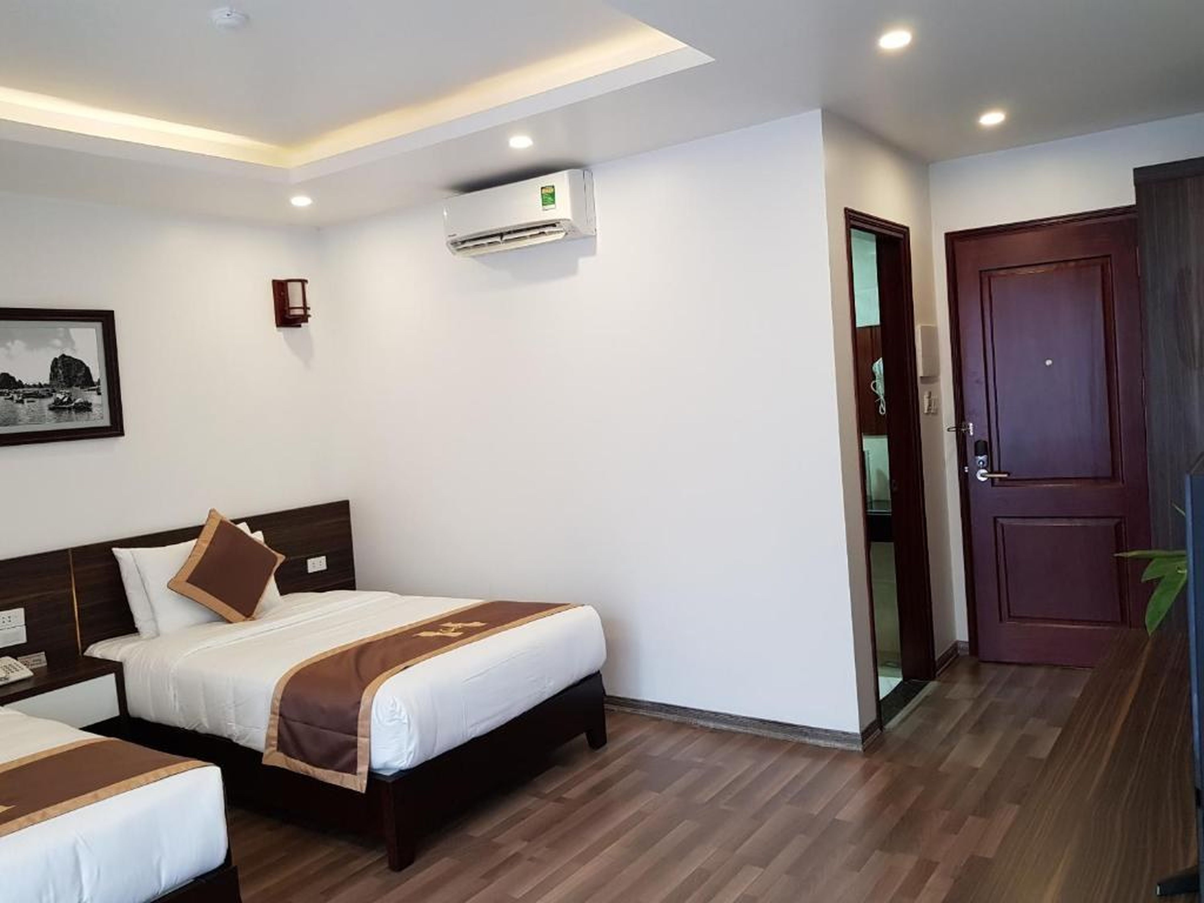 Helen Halong Hotel - Hình 13