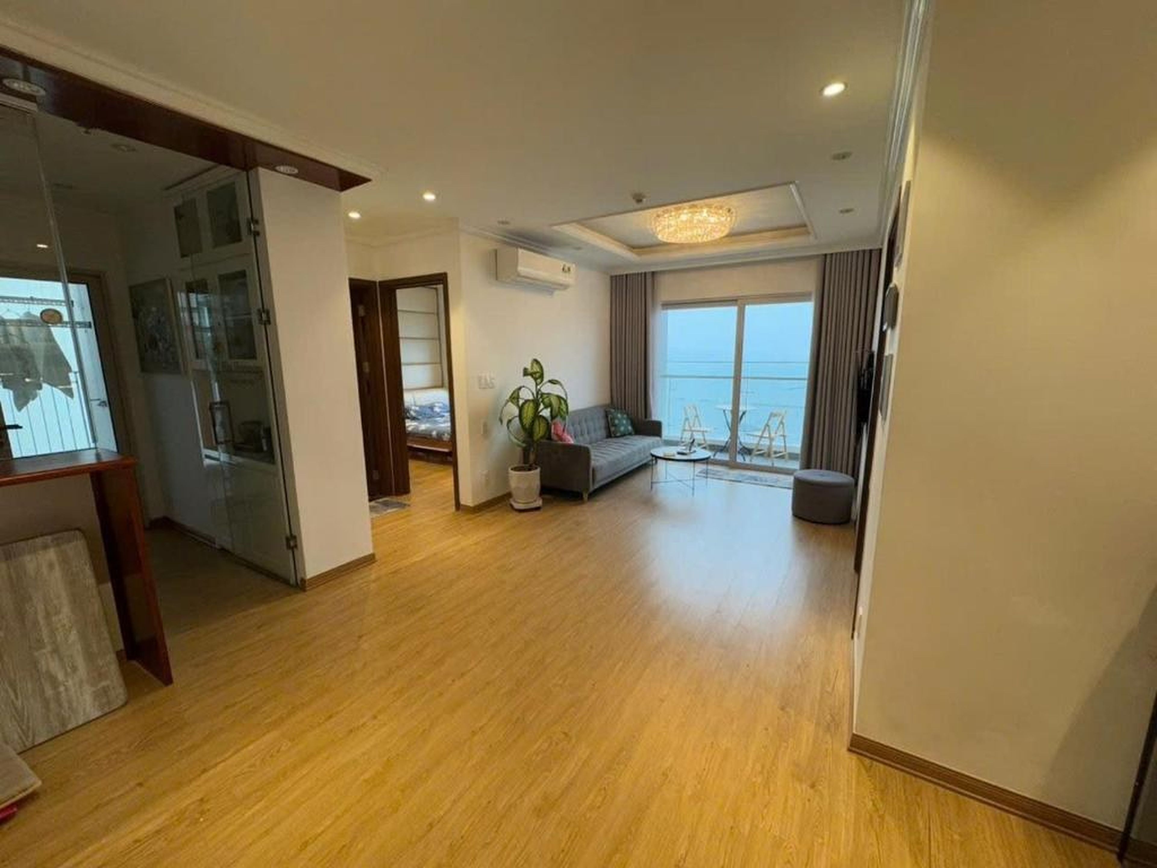 SkyLux 2BR The Saphire Residence Sea View - Hình 12