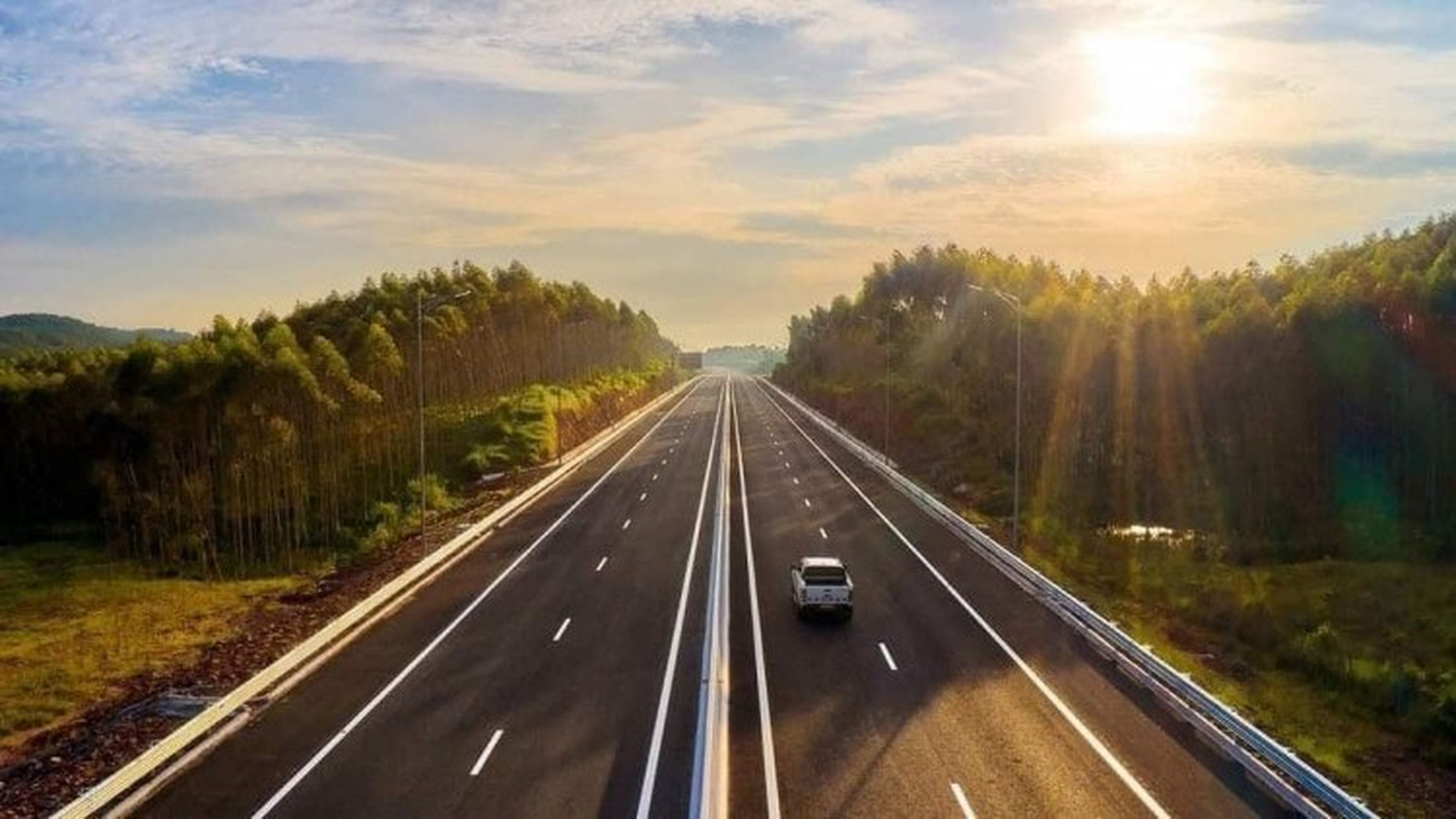 Khánh thành cao tốc Vân Đồn – Móng Cái 13.000 tỷ đẹp nhất Việt Nam - Hình 3