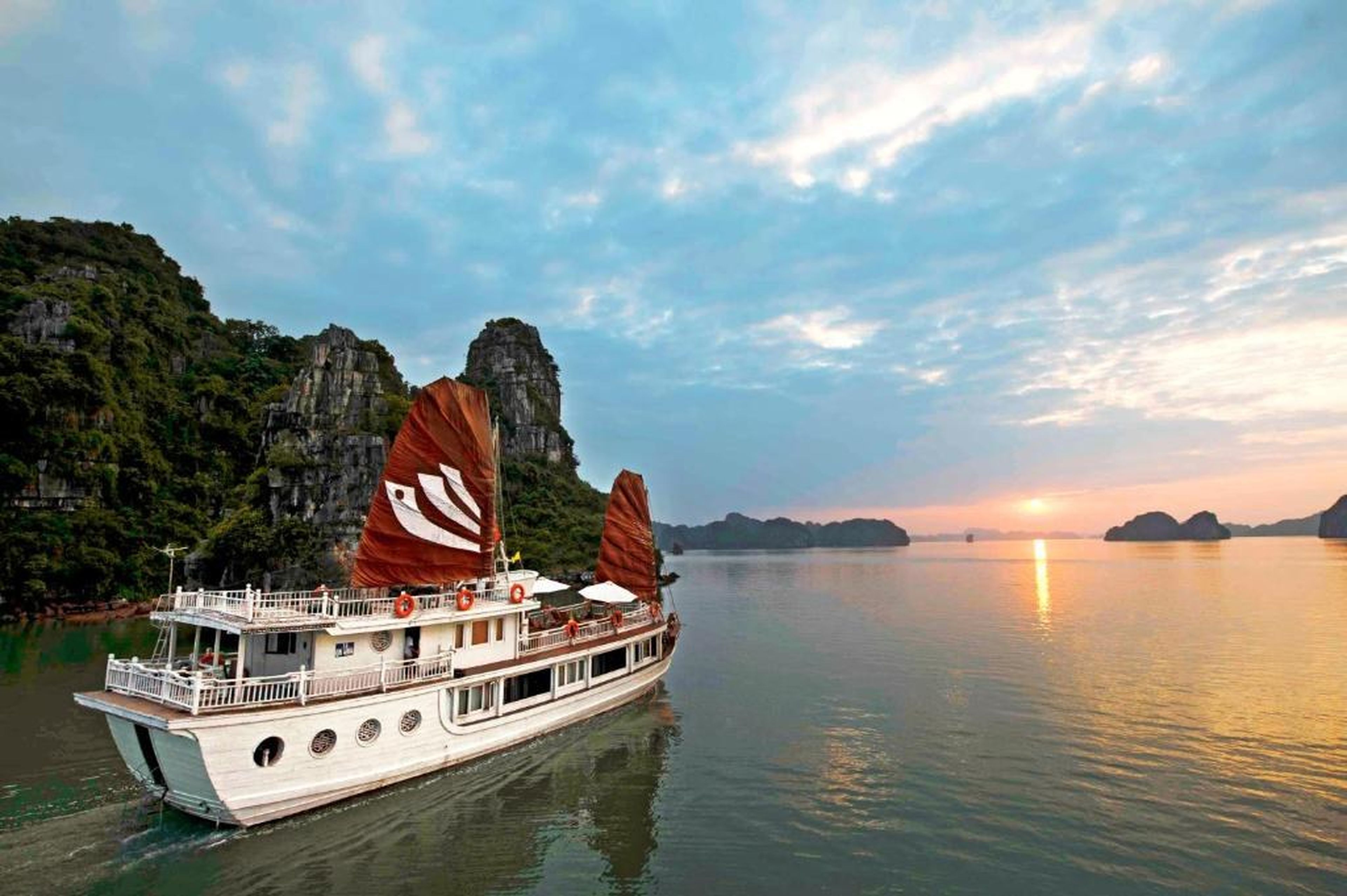 Private Bhaya Legend Cruise - Hình 5