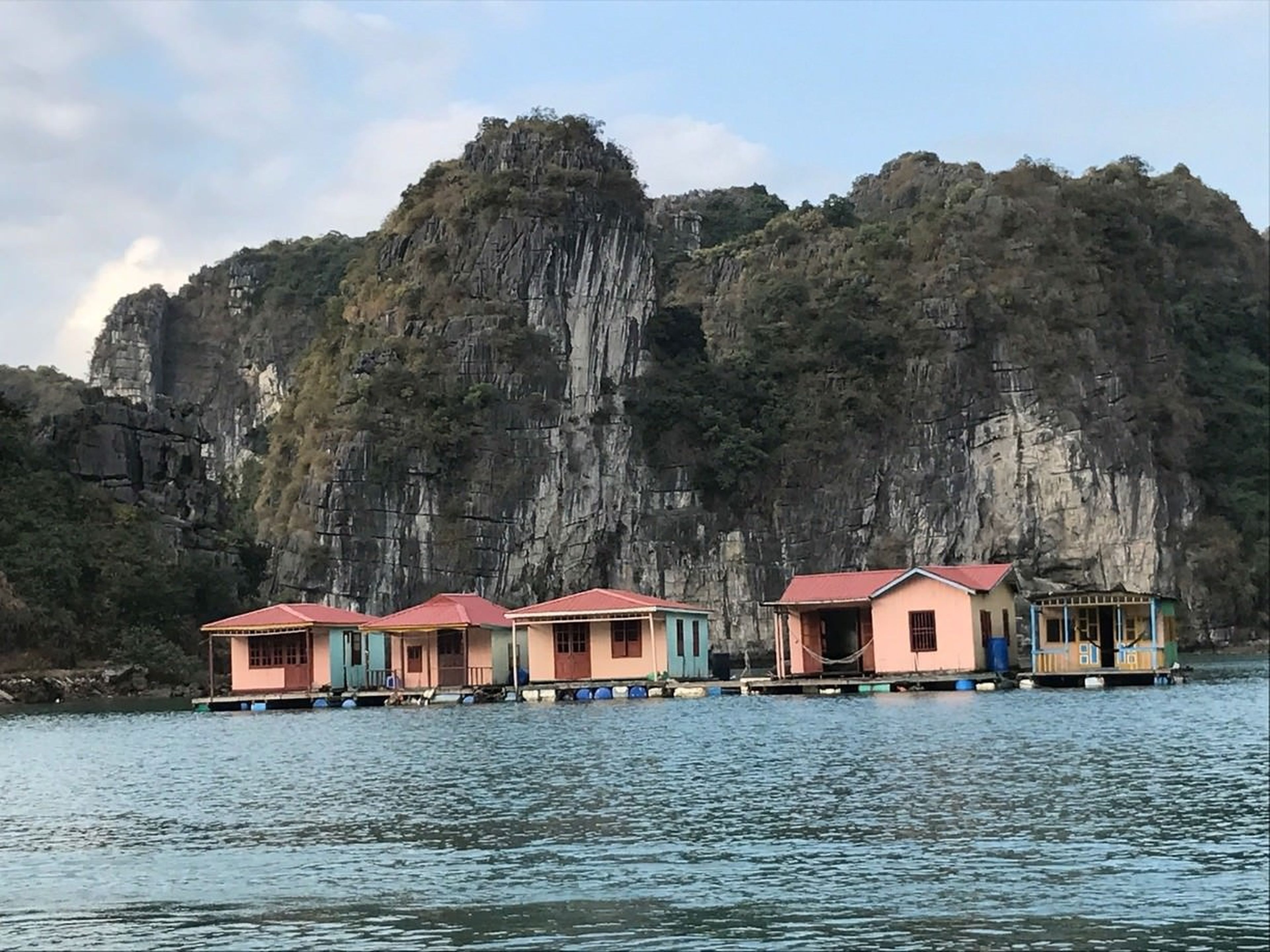 Làng chài Vung Viêng - Khám phá ngôi làng nổi tồn tại qua nhiều thế hệ - Hình 1