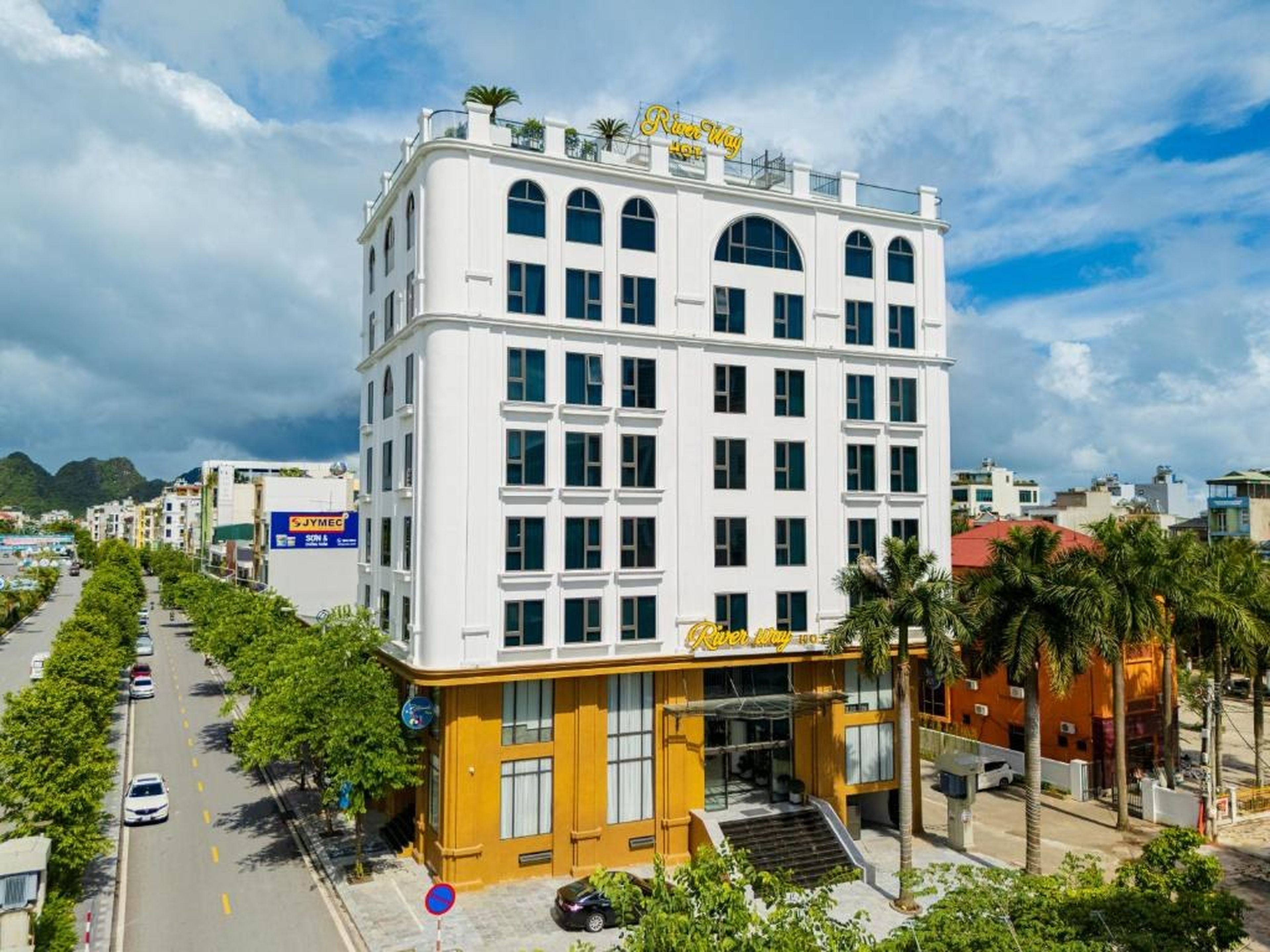 River Way Hotel Ha Long - 500m to Beach - Hình 43