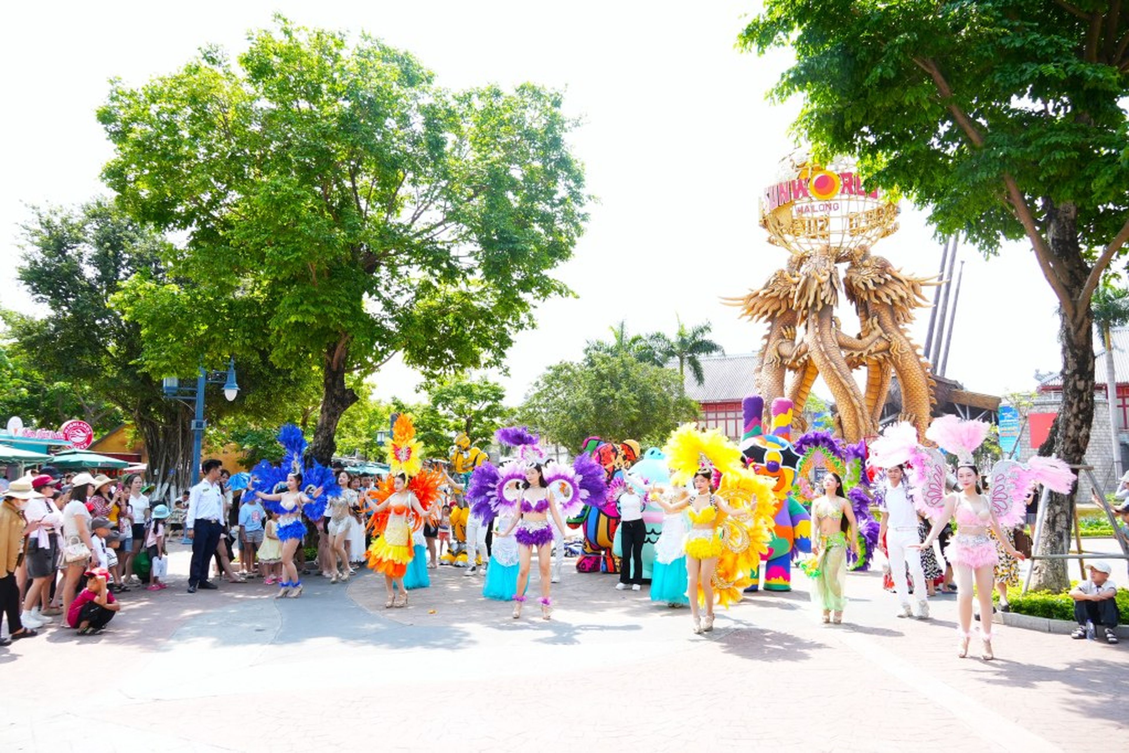 A Vibrant, Safe, and Comprehensive Breakthrough Holiday - Hình 2