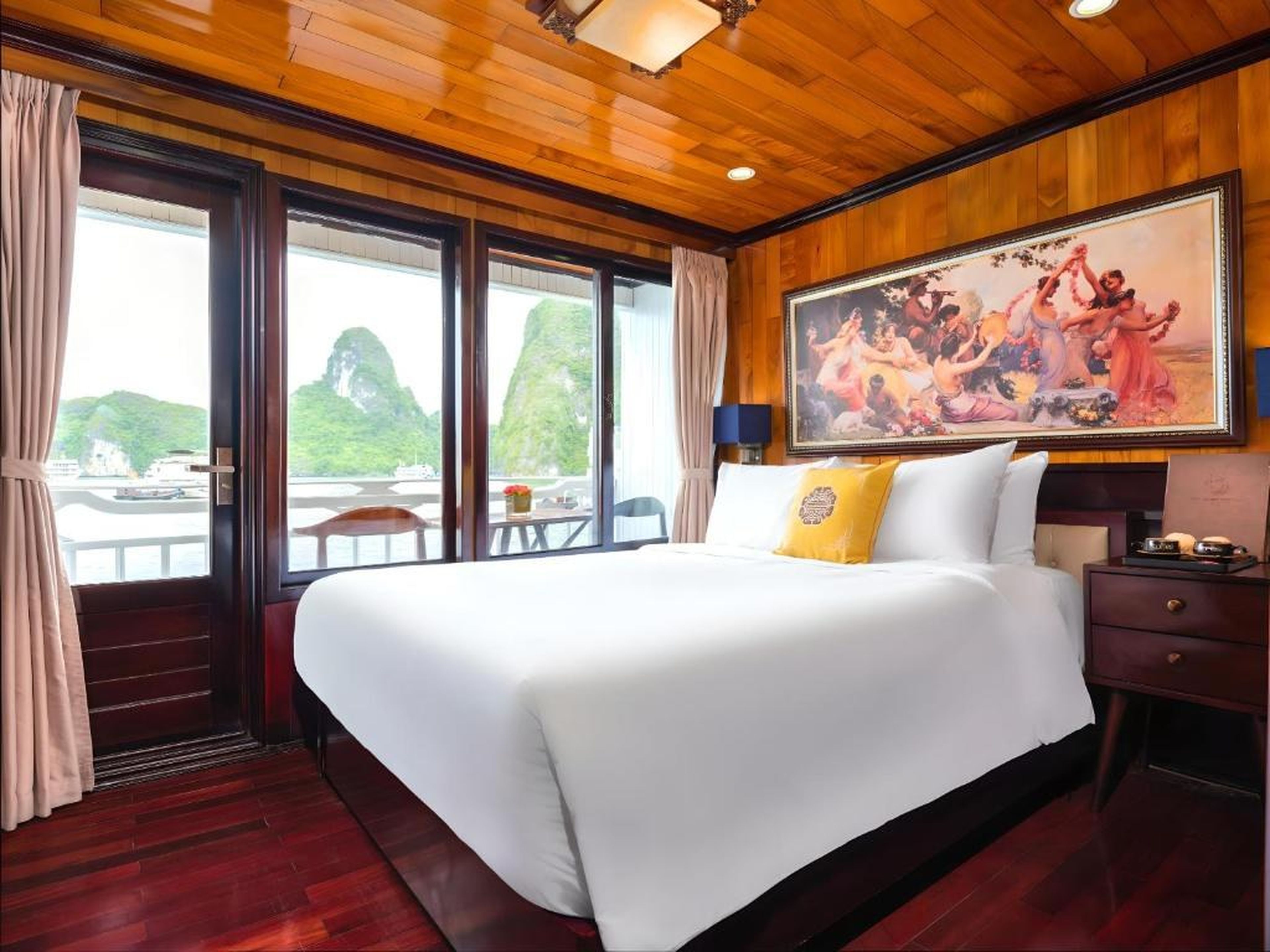 Hera Classic Boutique Cruise - Hình 40