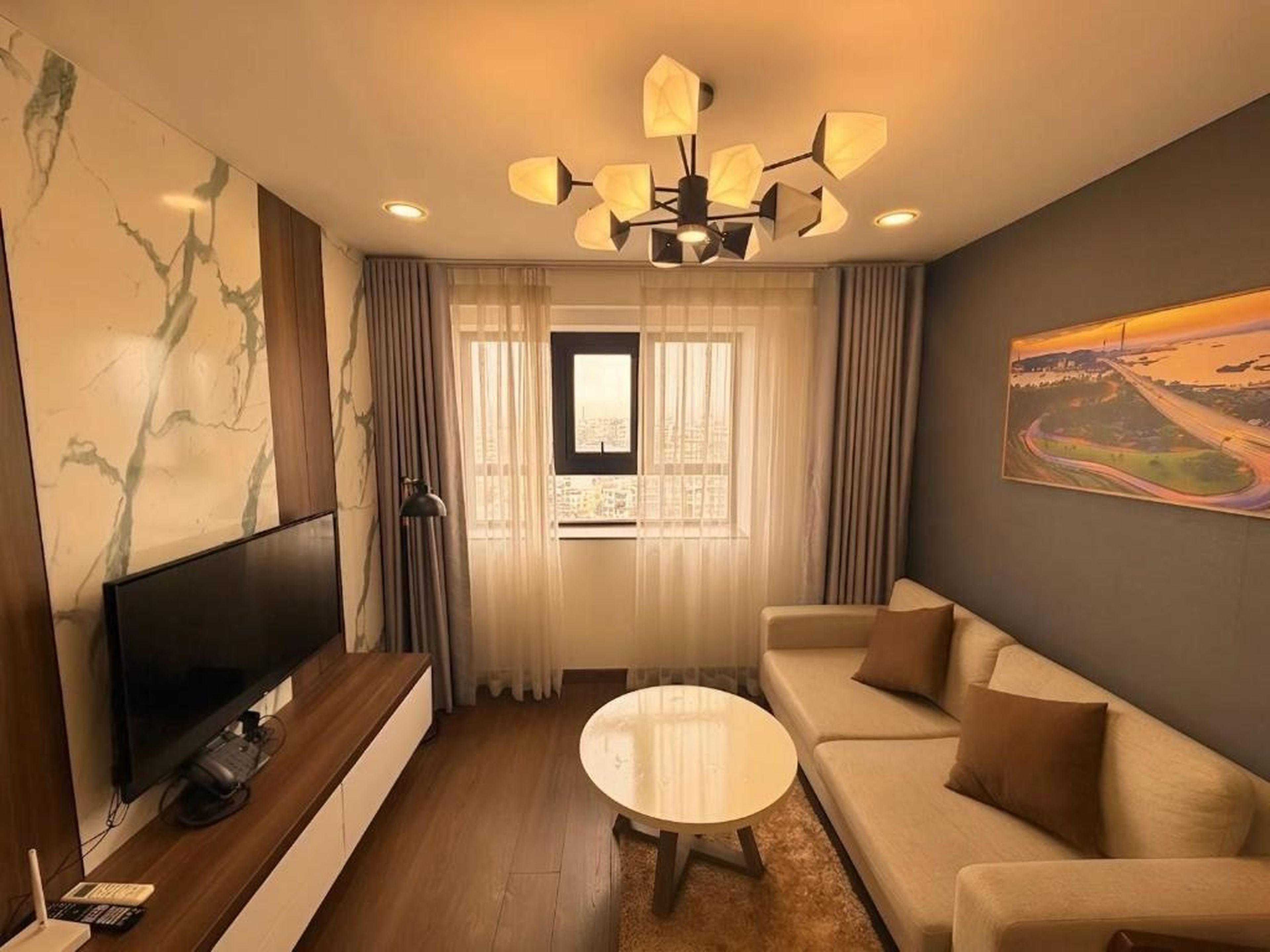 Spacious 2BR Apartment in Hon Gai Center, Ha Long - Hình 7