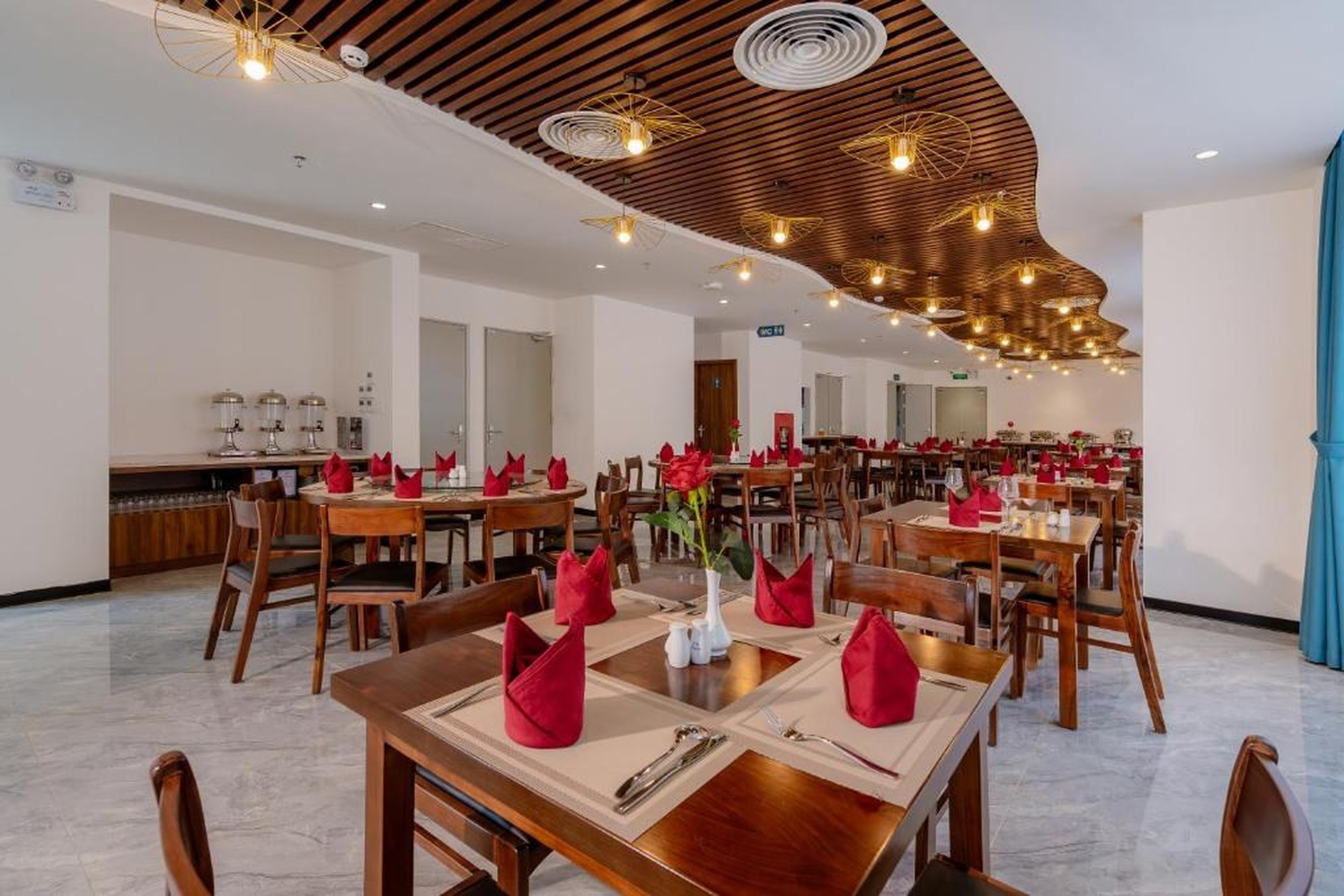 River Way Hotel Ha Long - 500m to Beach - Hình 5