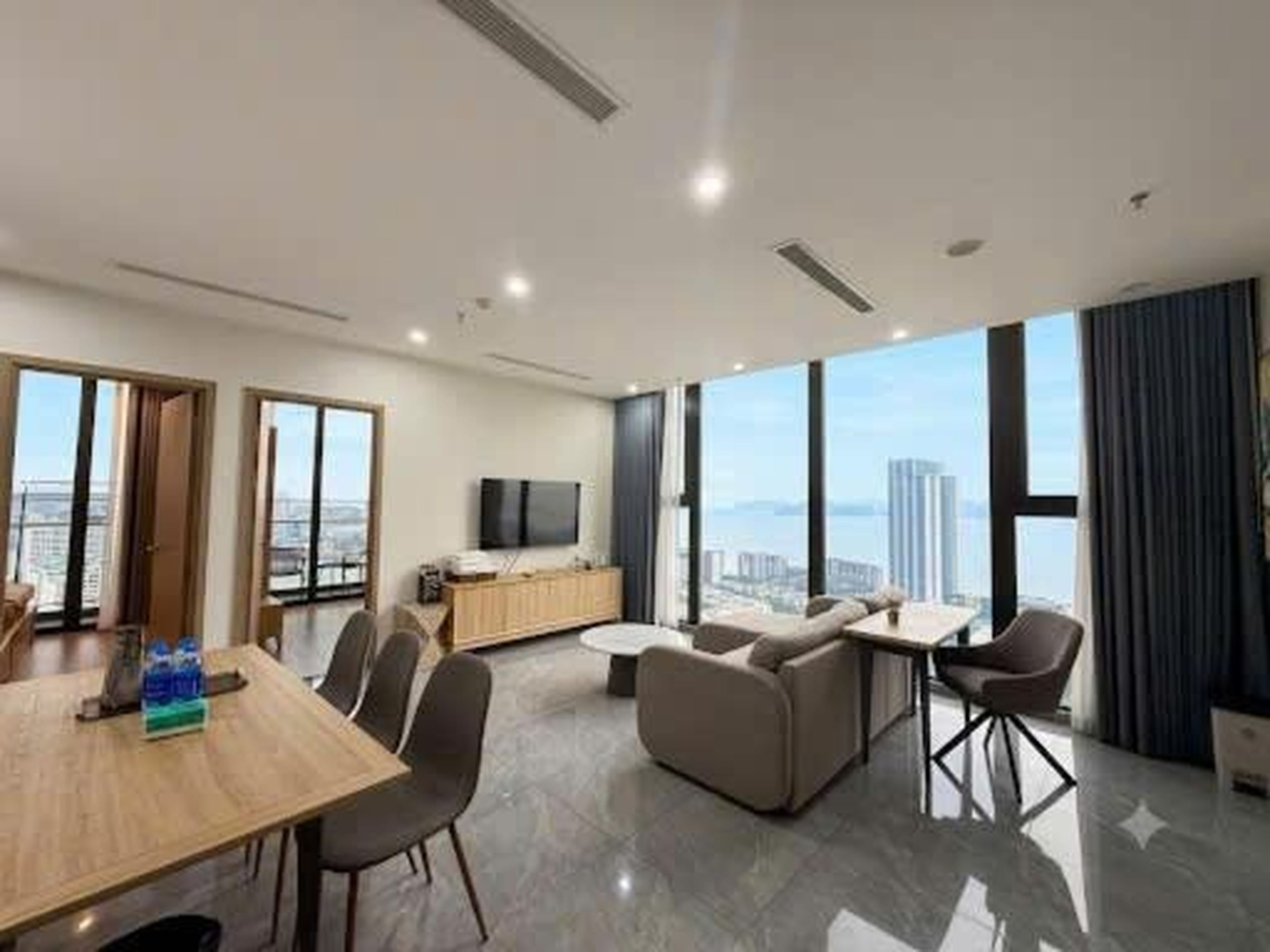 ICON40 Luxury Apartment Hạ Long - Hình 1