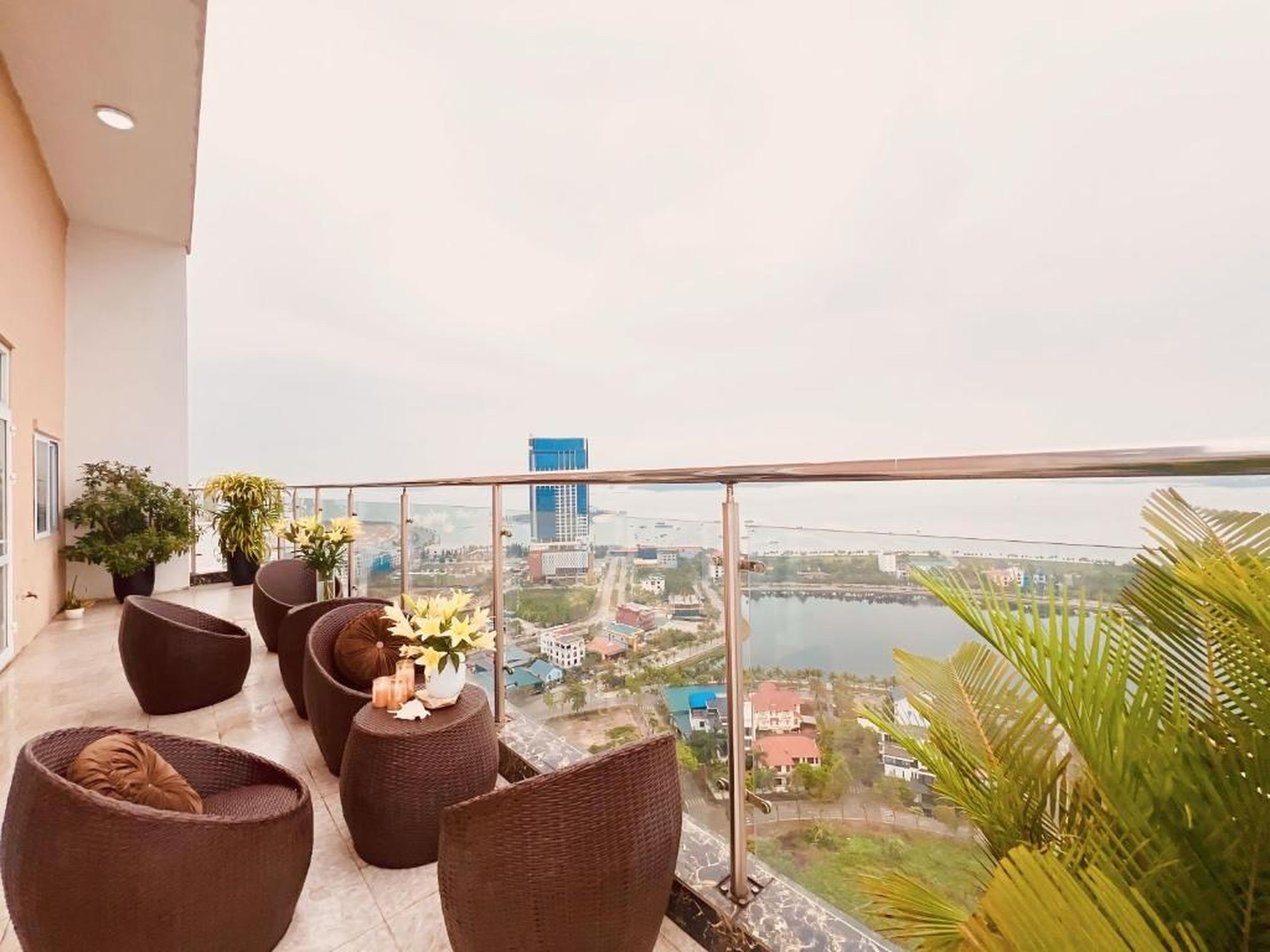 Homestay Ha Long luxury (sea ​​view) - Hình 8
