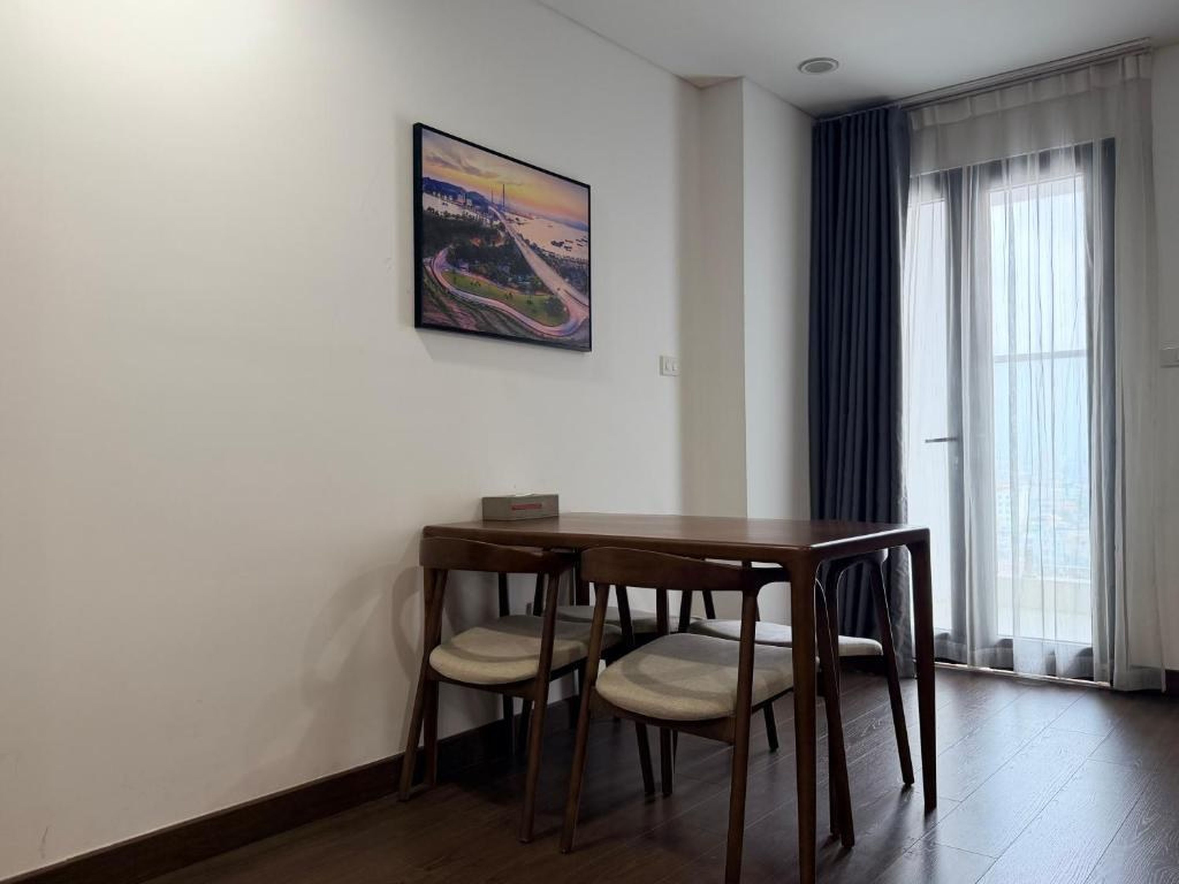 Ha Long 2BR Apartment - Spacious & Modern - Near Center - Hình 1